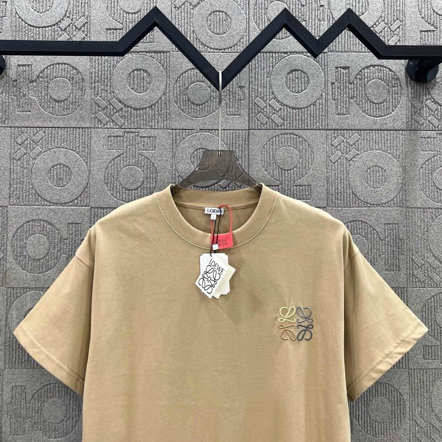 LuxluxHouse Best Quality Clothes T-shirt Loewe
