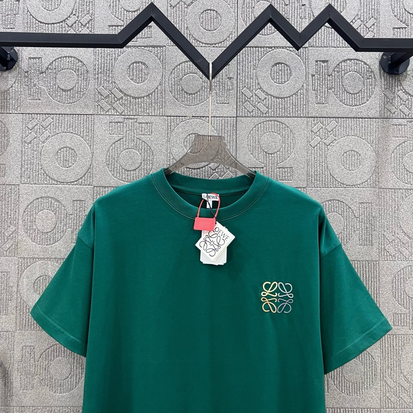 LuxluxHouse Best Quality Clothes T-shirt Loewe