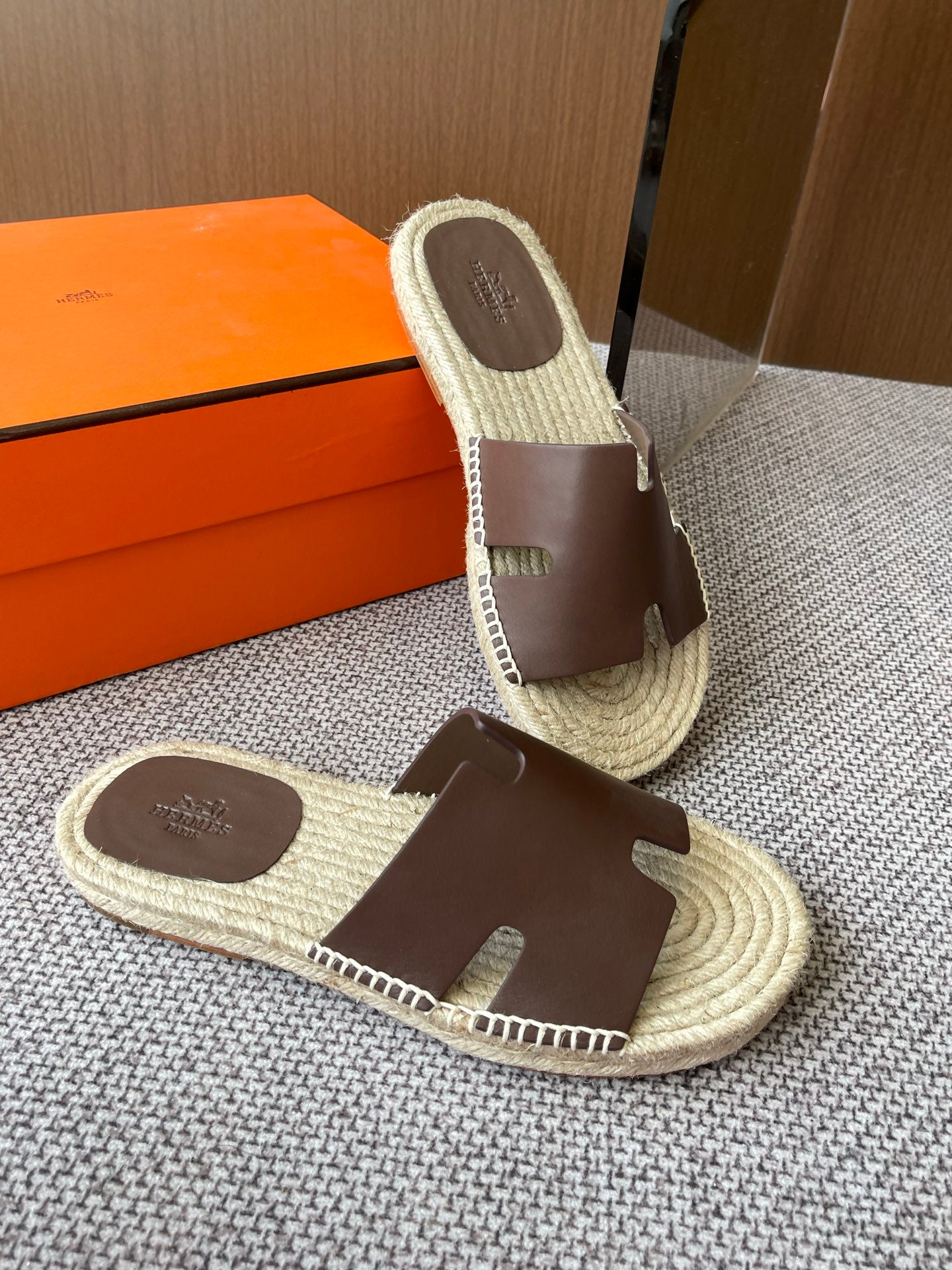 LuxluxHouse Best Quality Women Shoes Hermes