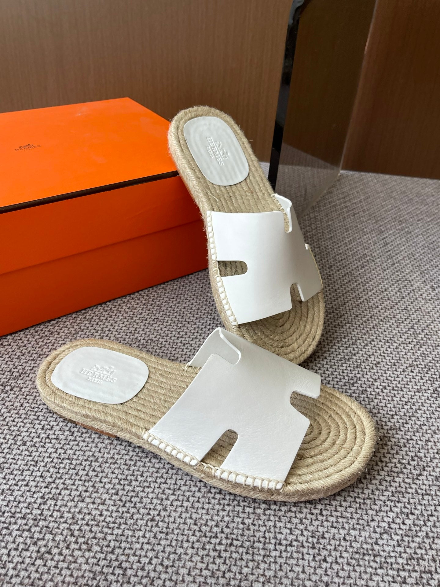 LuxluxHouse Best Quality Women Shoes Hermes