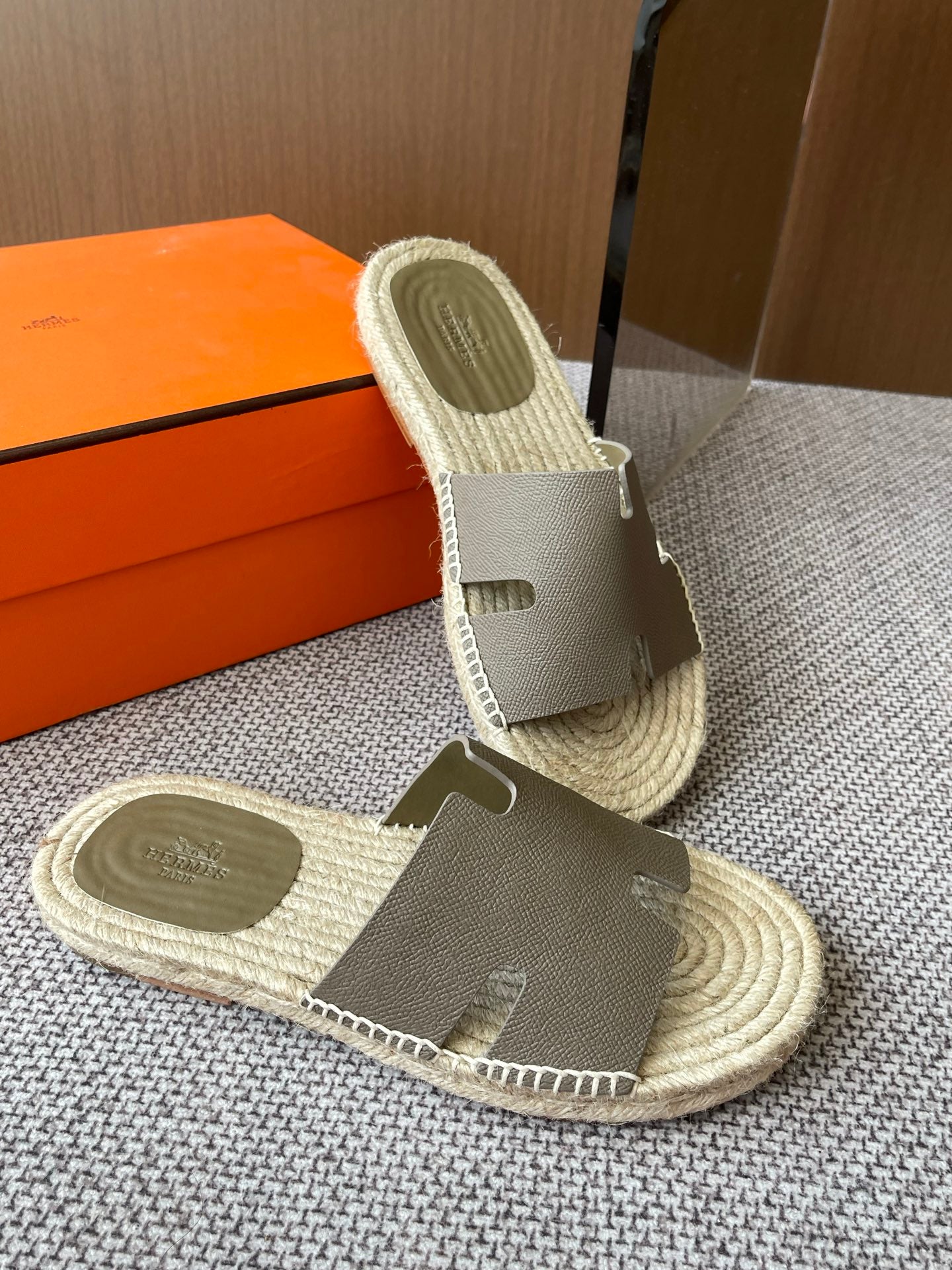 LuxluxHouse Best Quality Women Shoes Hermes