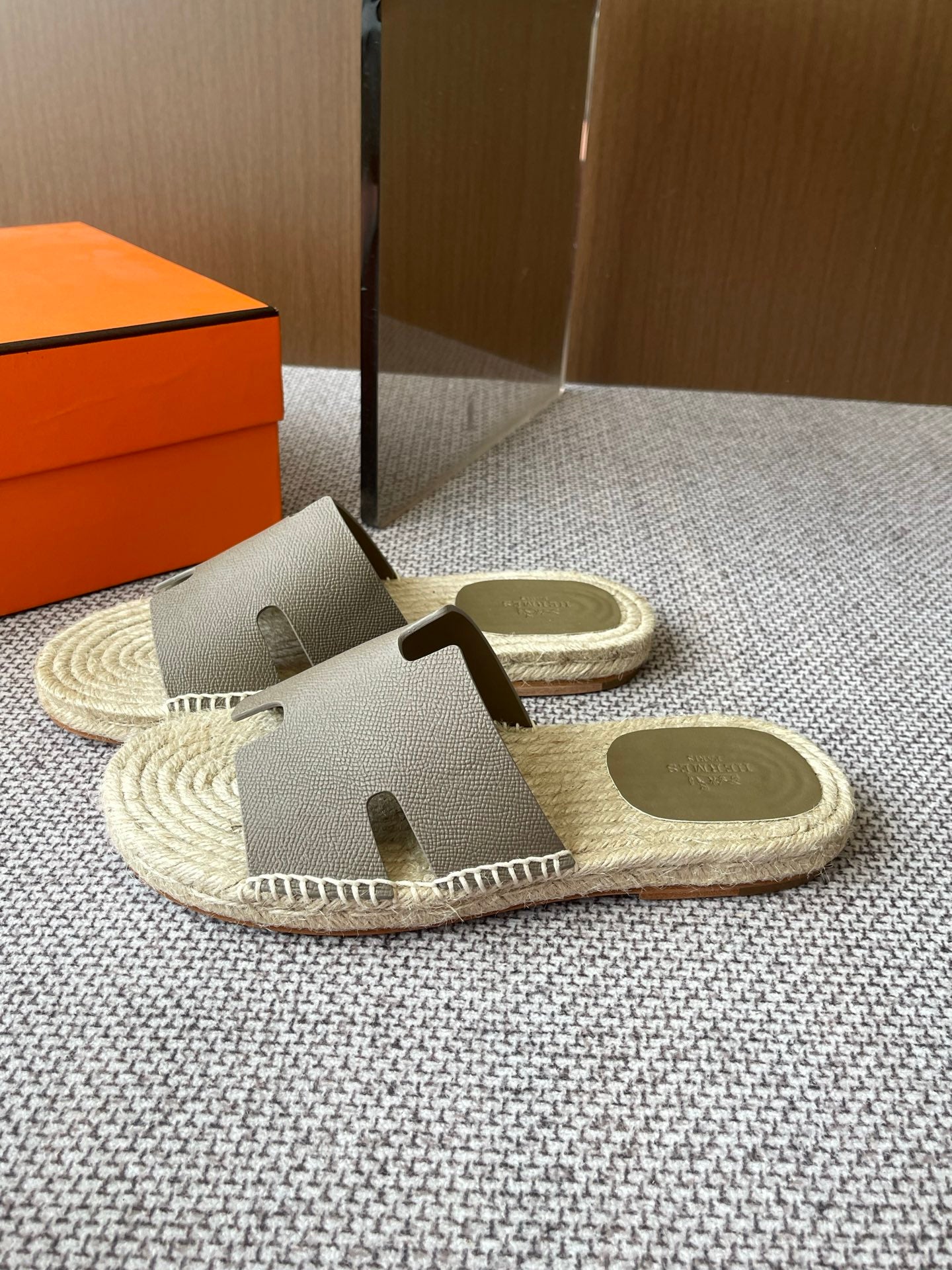 LuxluxHouse Best Quality Women Shoes Hermes