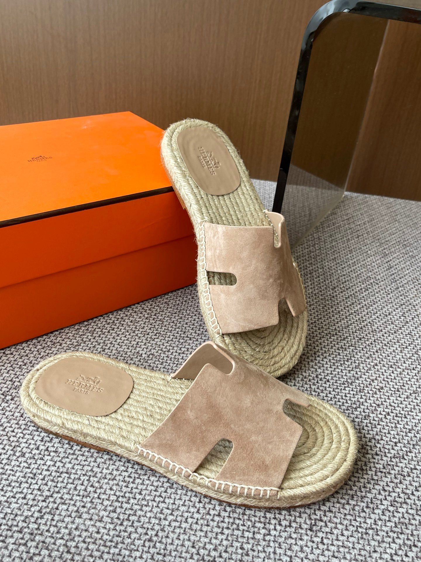 LuxluxHouse Best Quality Women Shoes Hermes