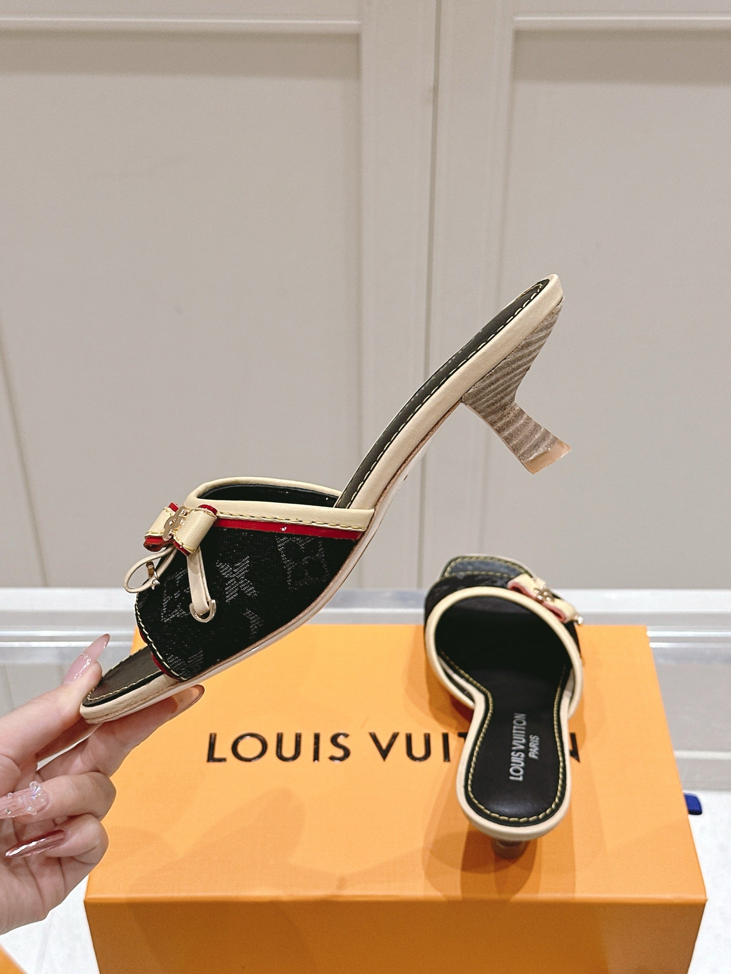 LuxluxHouse Best Quality Women Shoes Louis Vuitton
