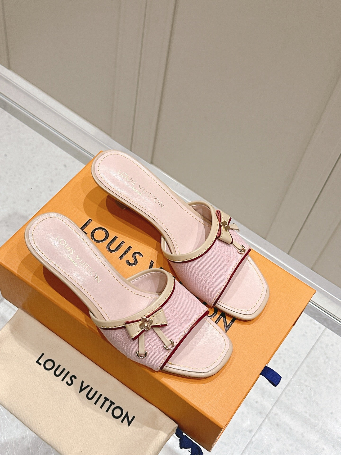 LuxluxHouse Best Quality Women Shoes Louis Vuitton
