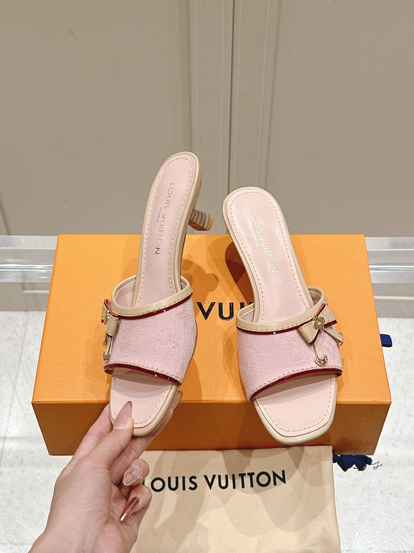 LuxluxHouse Best Quality Women Shoes Louis Vuitton
