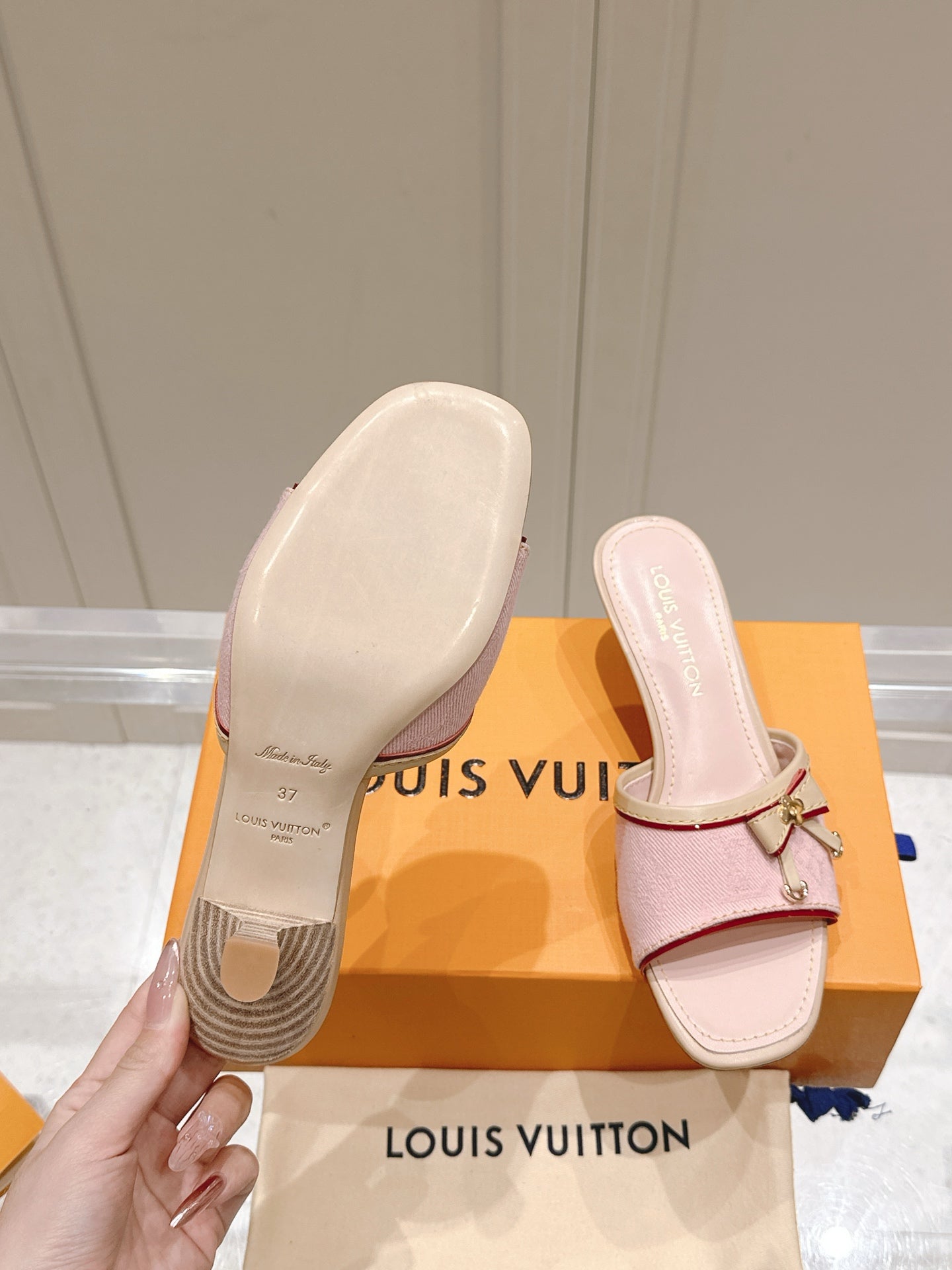 LuxluxHouse Best Quality Women Shoes Louis Vuitton