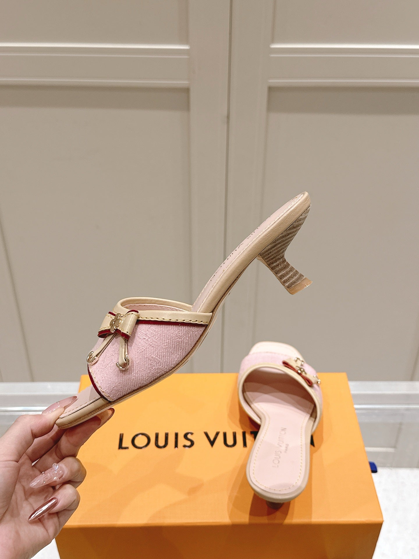 LuxluxHouse Best Quality Women Shoes Louis Vuitton