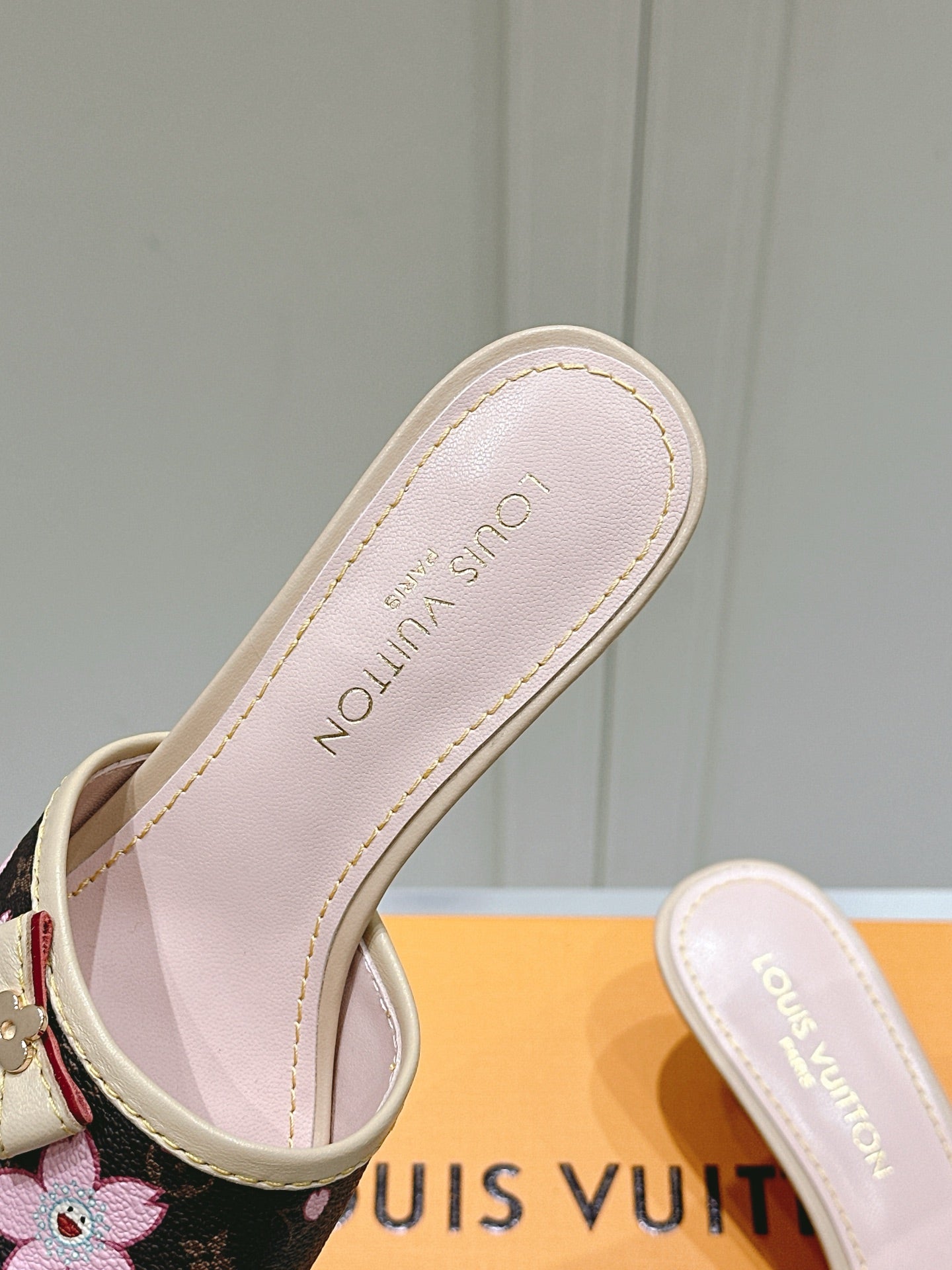 LuxluxHouse Best Quality Women Shoes Louis Vuitton