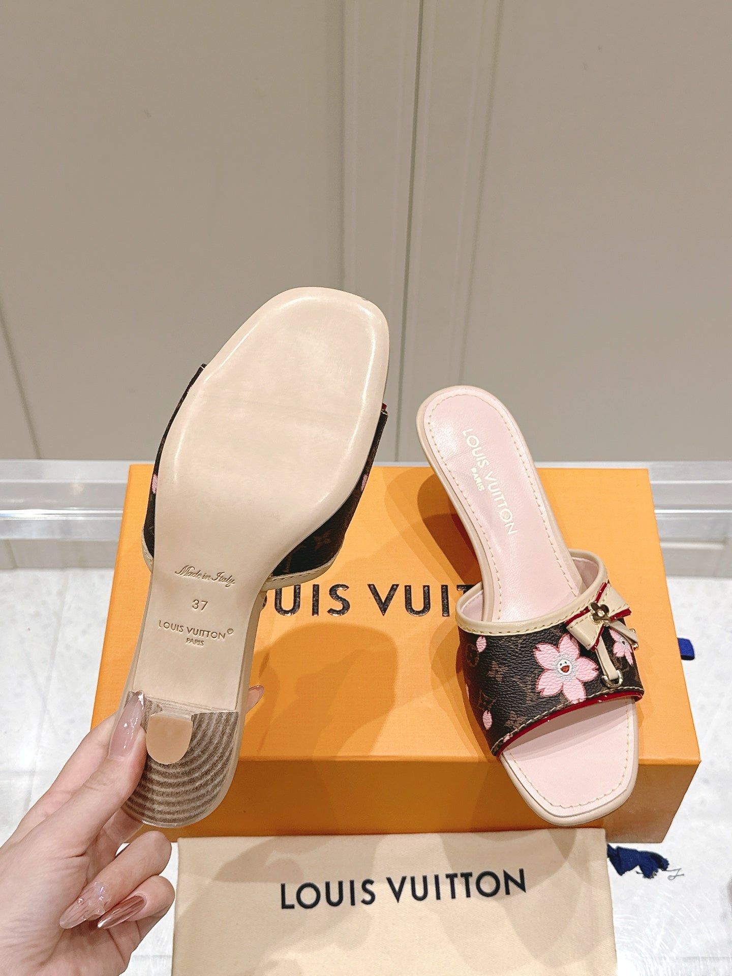 LuxluxHouse Best Quality Women Shoes Louis Vuitton