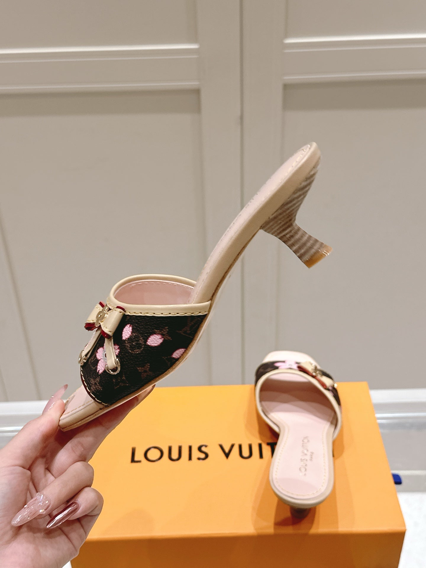 LuxluxHouse Best Quality Women Shoes Louis Vuitton