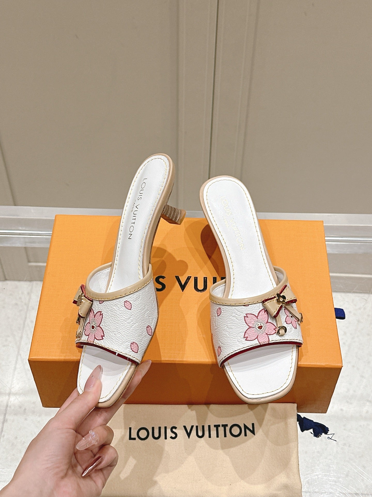 LuxluxHouse Best Quality Women Shoes Louis Vuitton