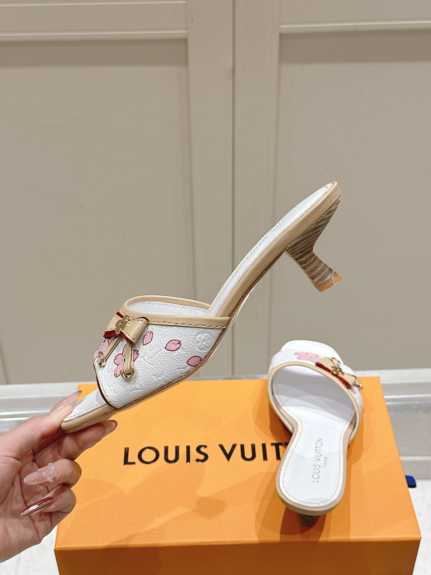 LuxluxHouse Best Quality Women Shoes Louis Vuitton