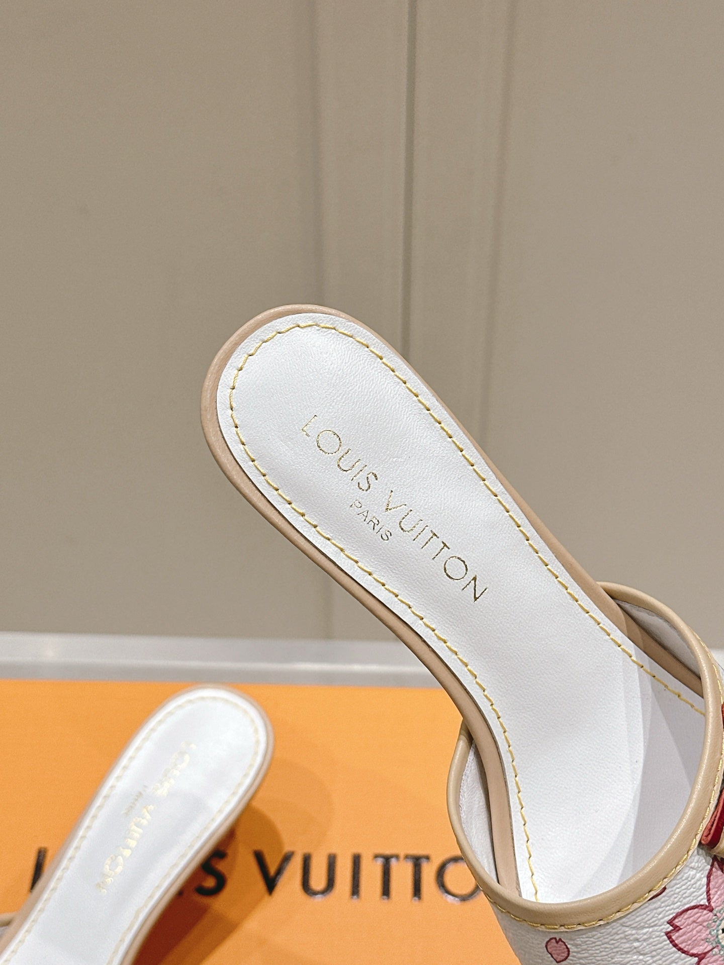 LuxluxHouse Best Quality Women Shoes Louis Vuitton