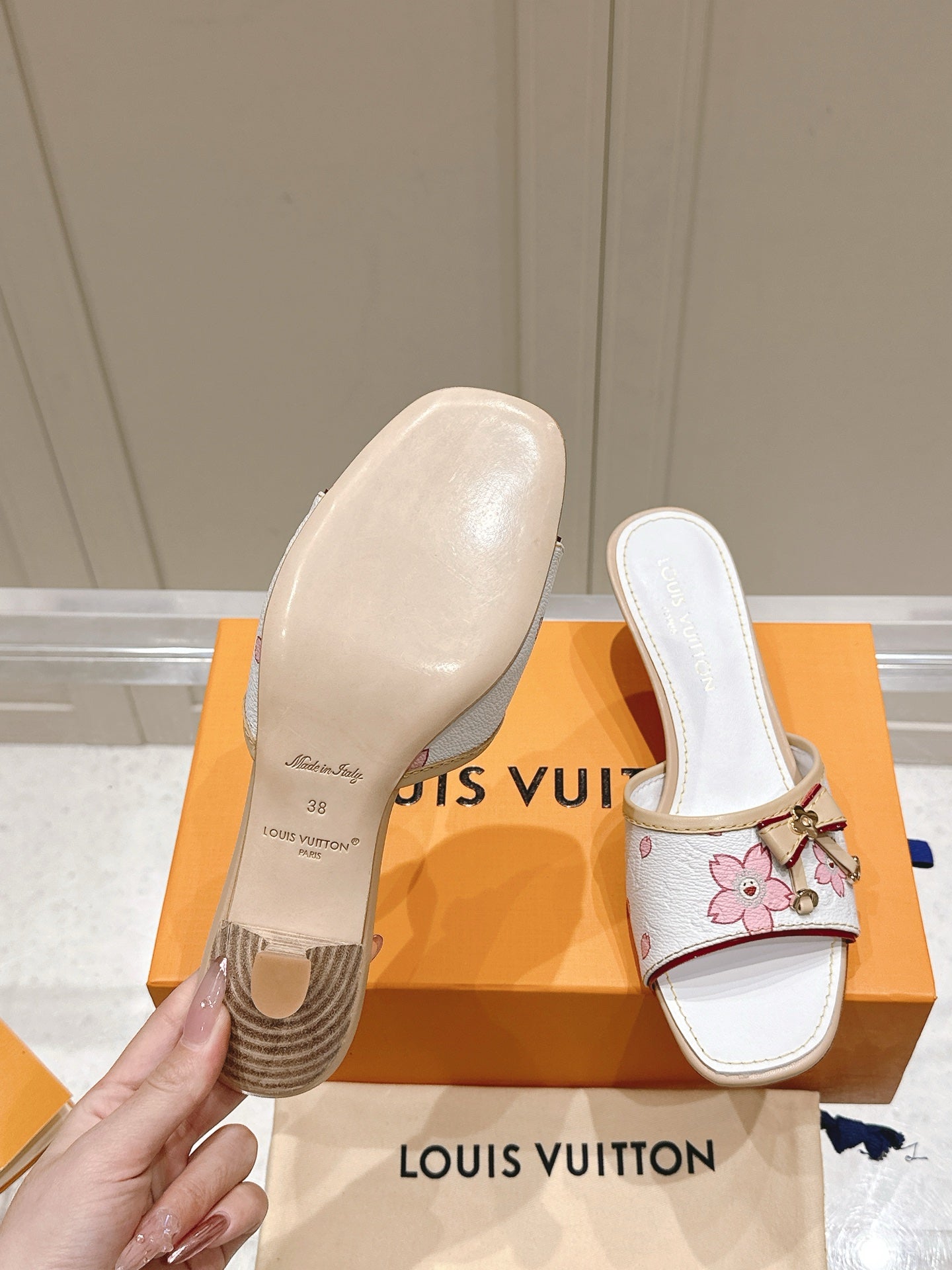LuxluxHouse Best Quality Women Shoes Louis Vuitton