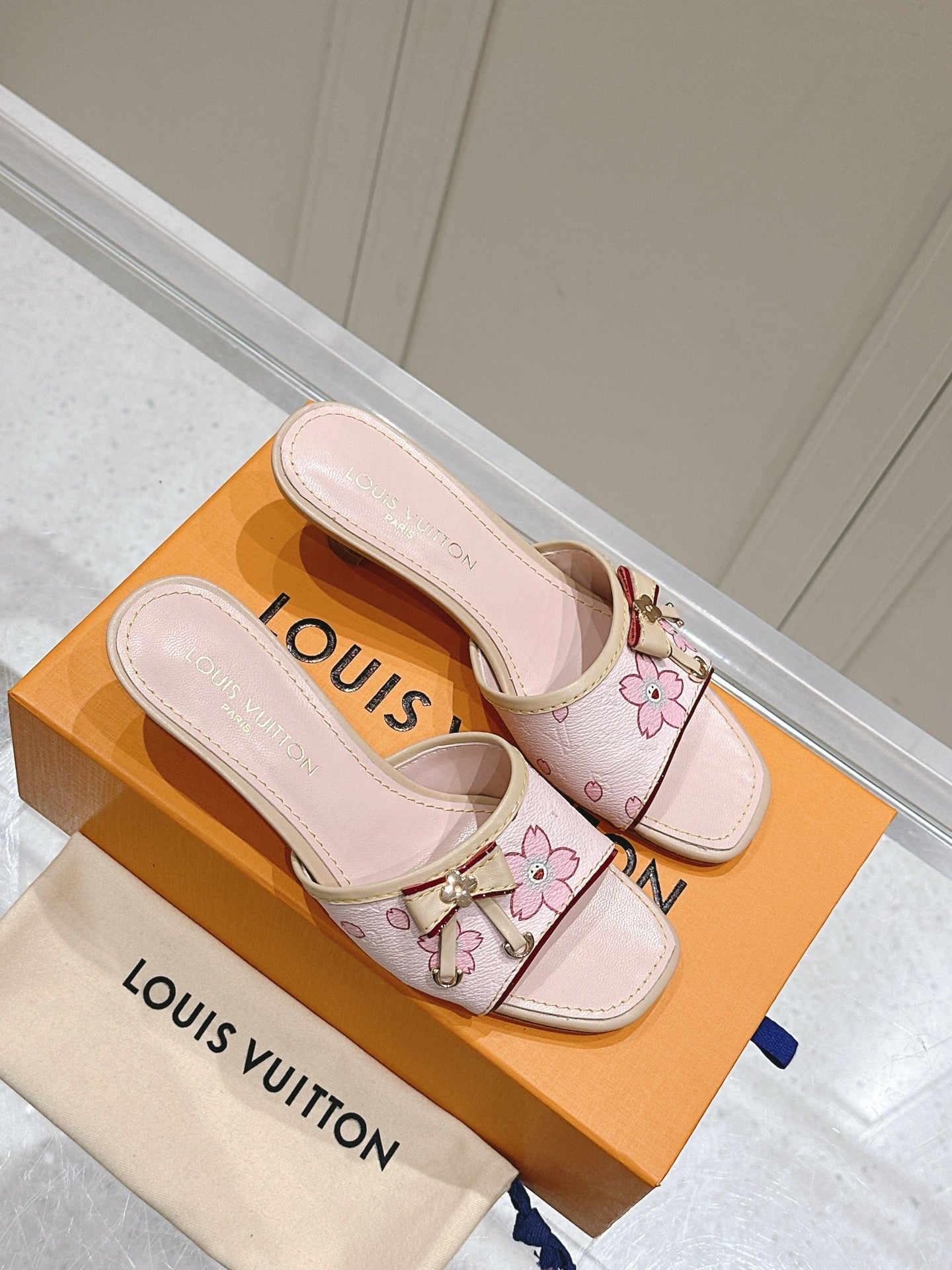 LuxluxHouse Best Quality Women Shoes Louis Vuitton