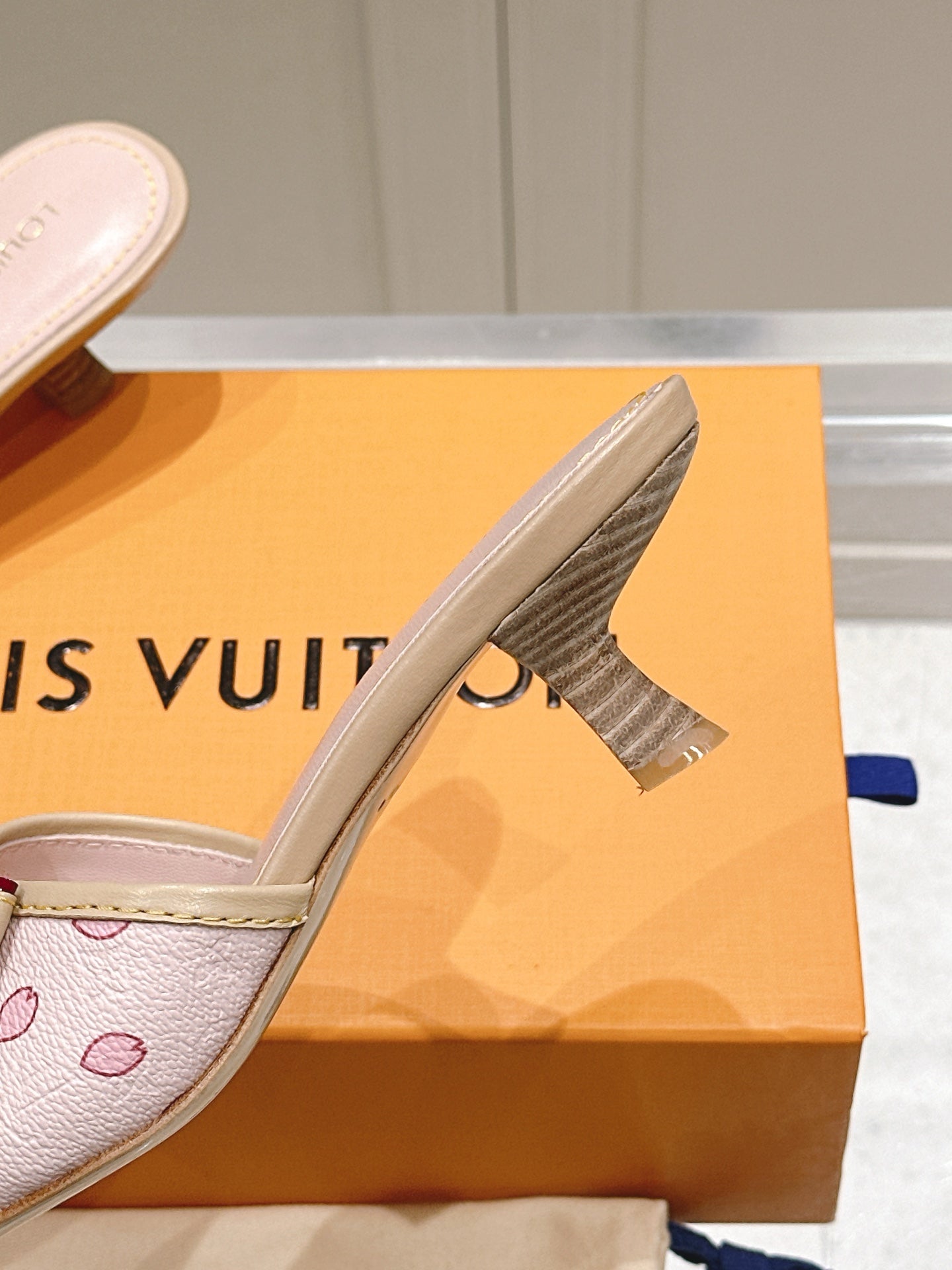 LuxluxHouse Best Quality Women Shoes Louis Vuitton