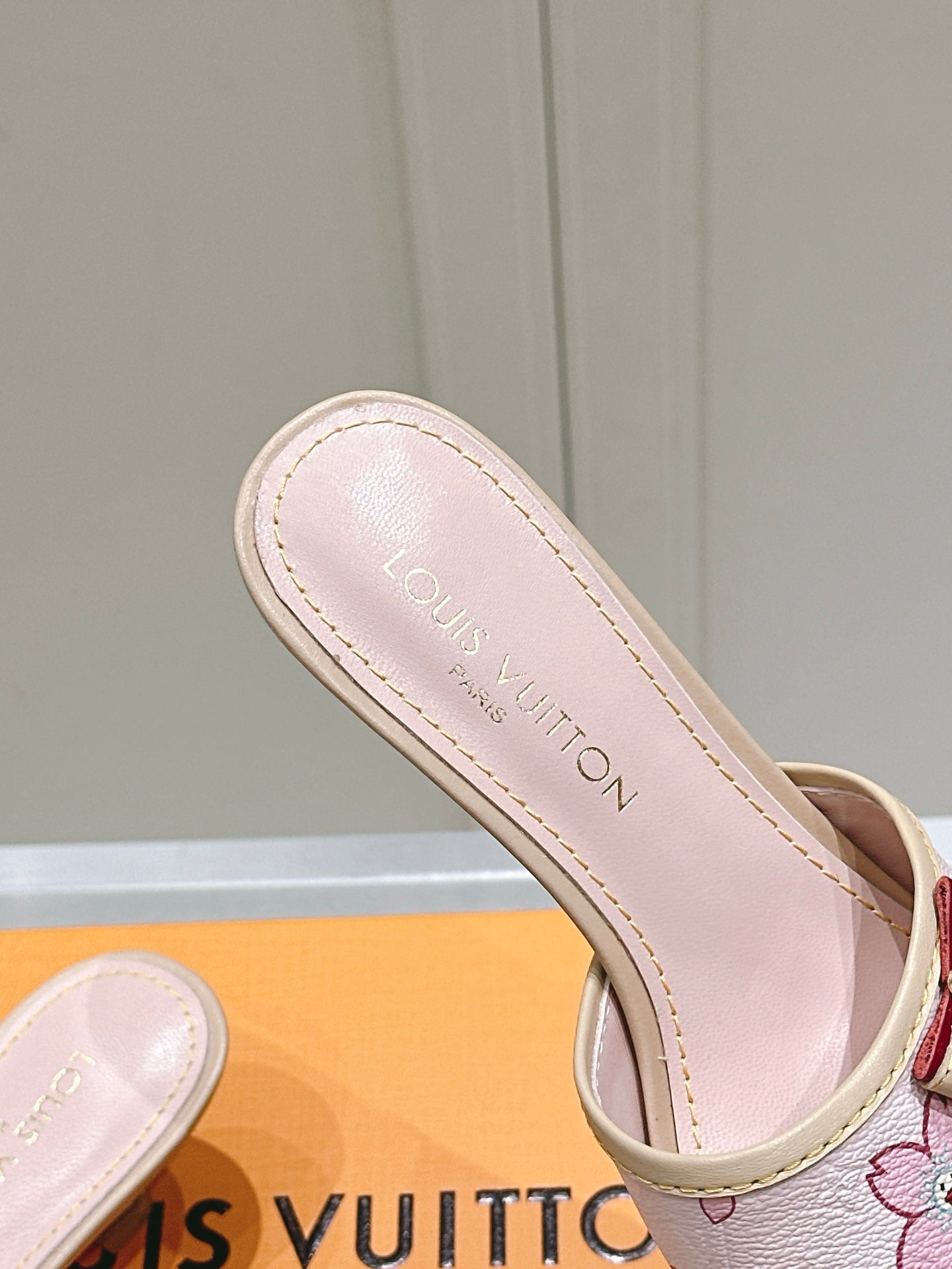 LuxluxHouse Best Quality Women Shoes Louis Vuitton