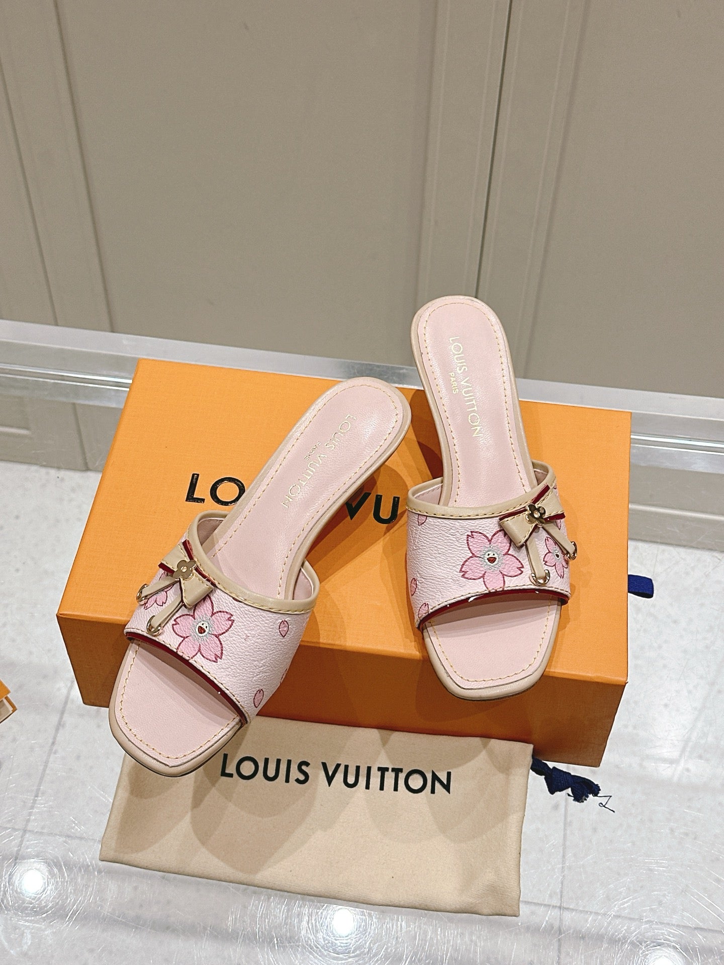 LuxluxHouse Best Quality Women Shoes Louis Vuitton