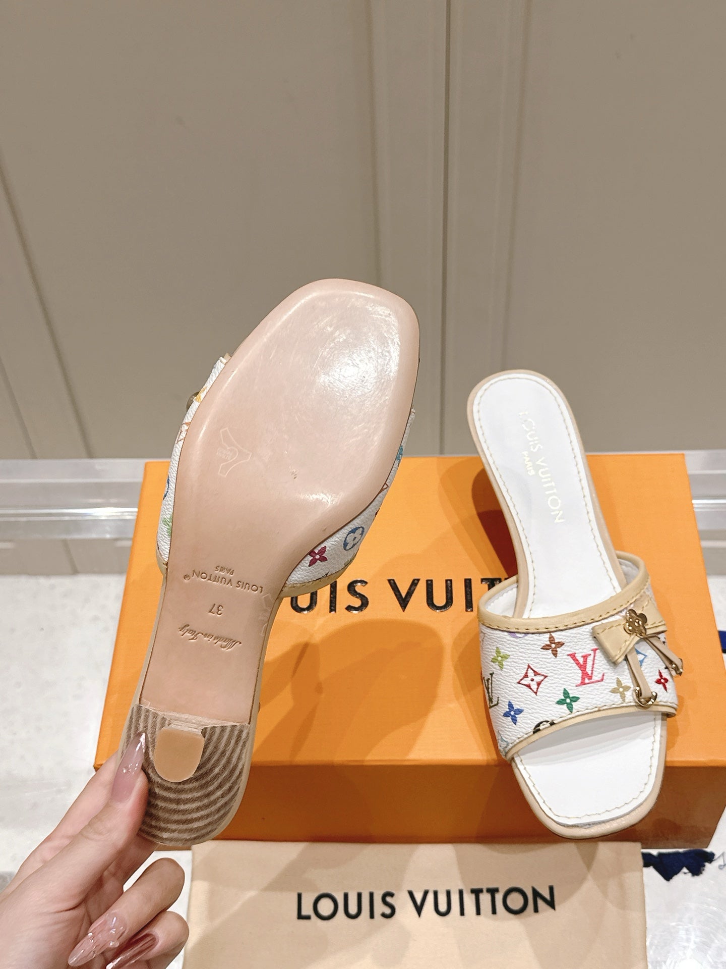 LuxluxHouse Best Quality Women Shoes Louis Vuitton