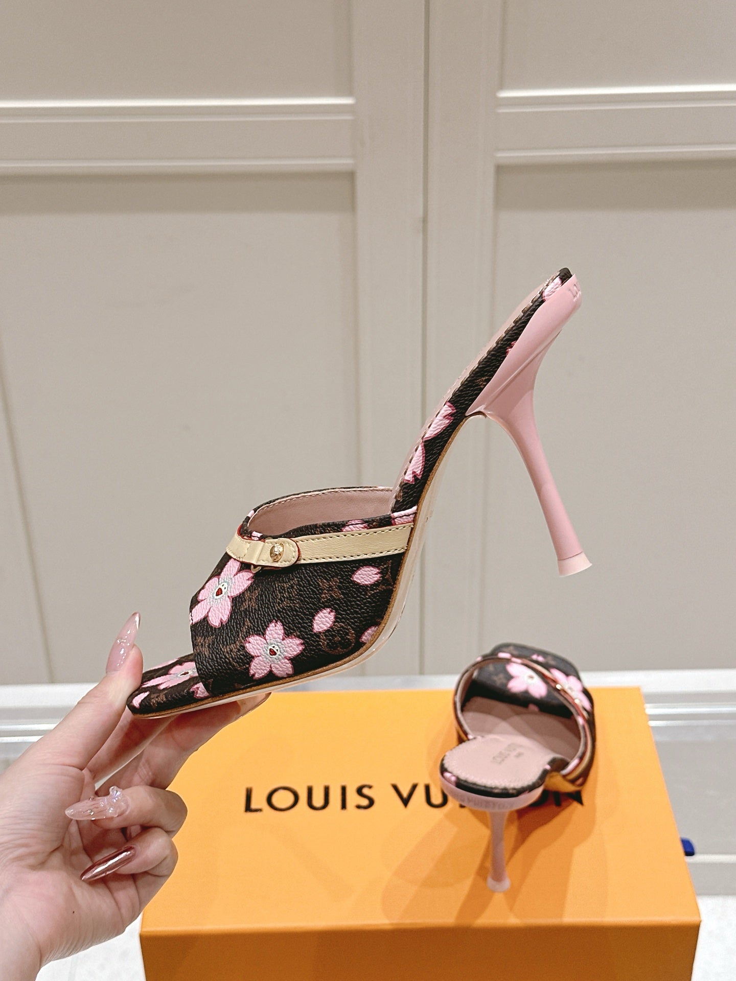 LuxluxHouse Best Quality Women Shoes Louis Vuitton