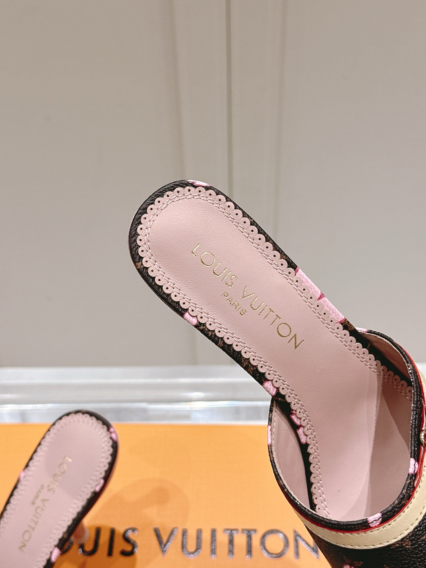 LuxluxHouse Best Quality Women Shoes Louis Vuitton