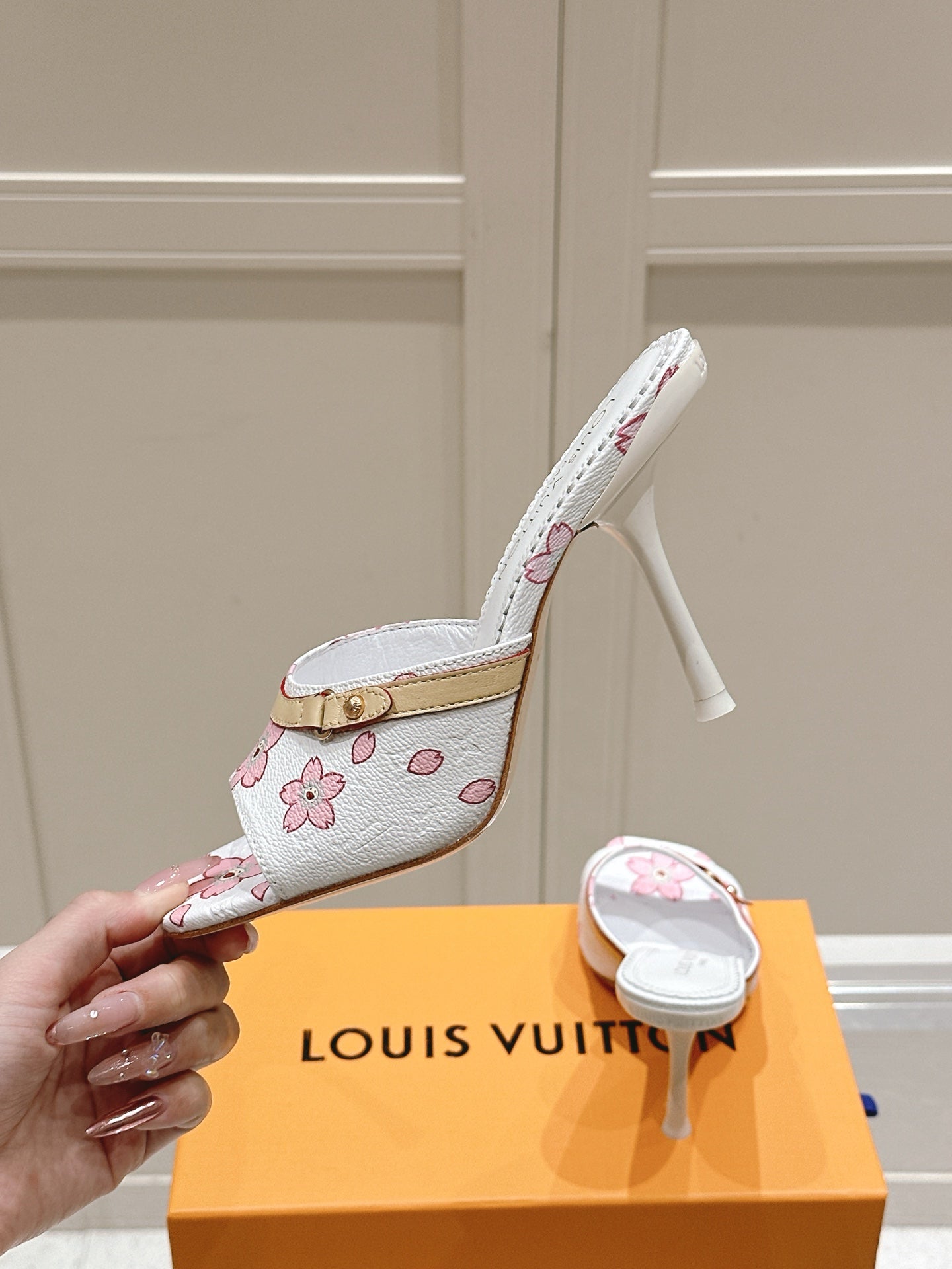 LuxluxHouse Best Quality Women Shoes Louis Vuitton
