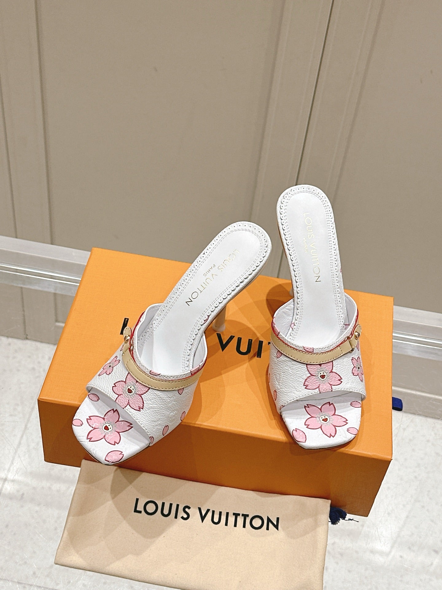 LuxluxHouse Best Quality Women Shoes Louis Vuitton