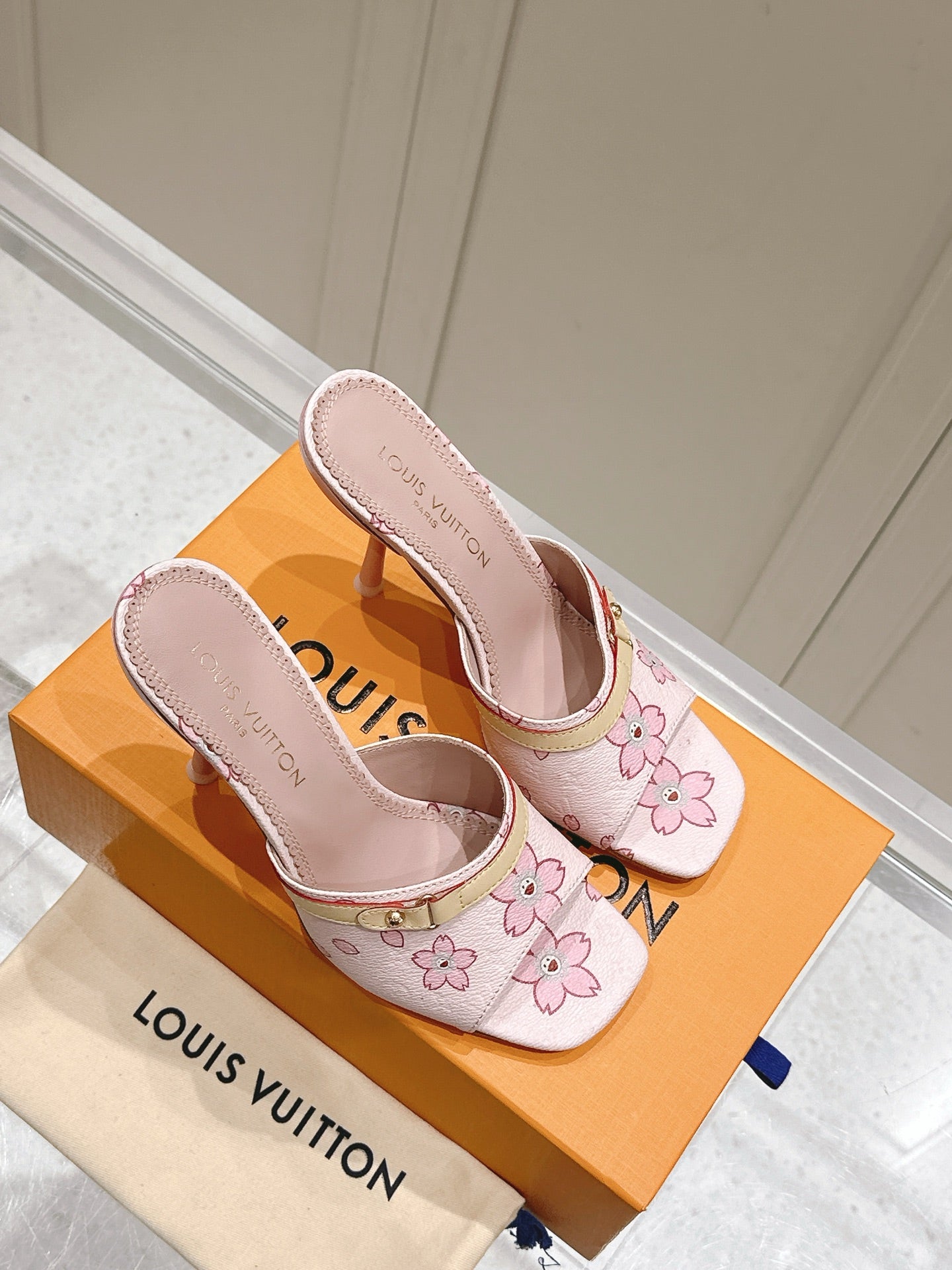 LuxluxHouse Best Quality Women Shoes Louis Vuitton