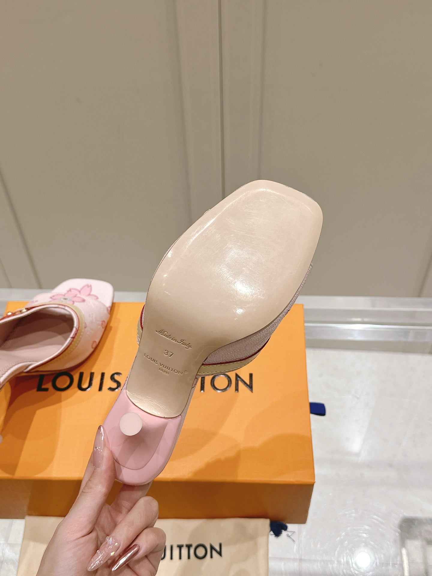 LuxluxHouse Best Quality Women Shoes Louis Vuitton