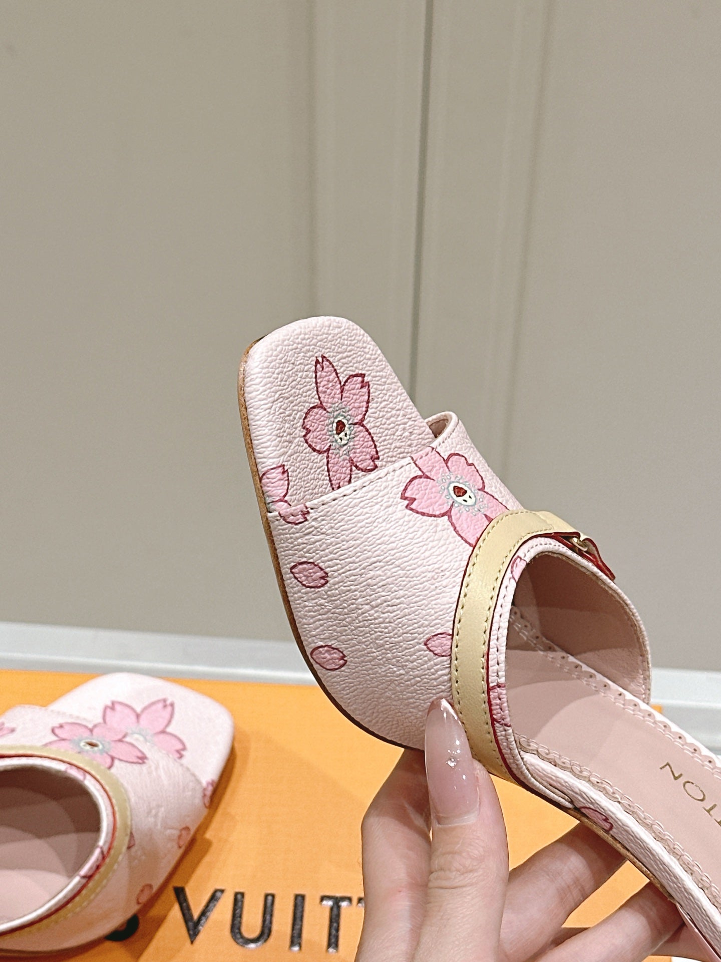 LuxluxHouse Best Quality Women Shoes Louis Vuitton
