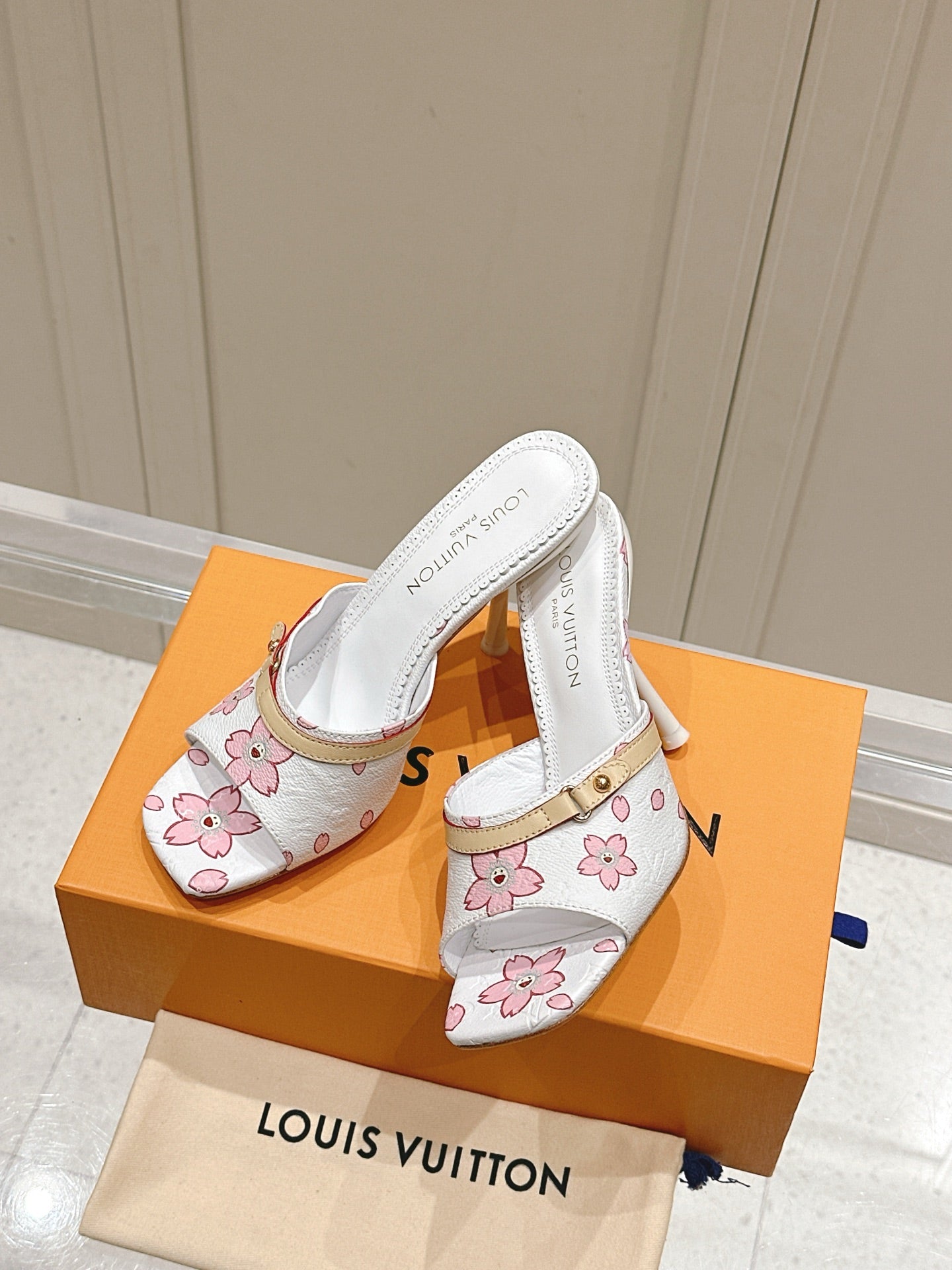 LuxluxHouse Best Quality Women Shoes Louis Vuitton
