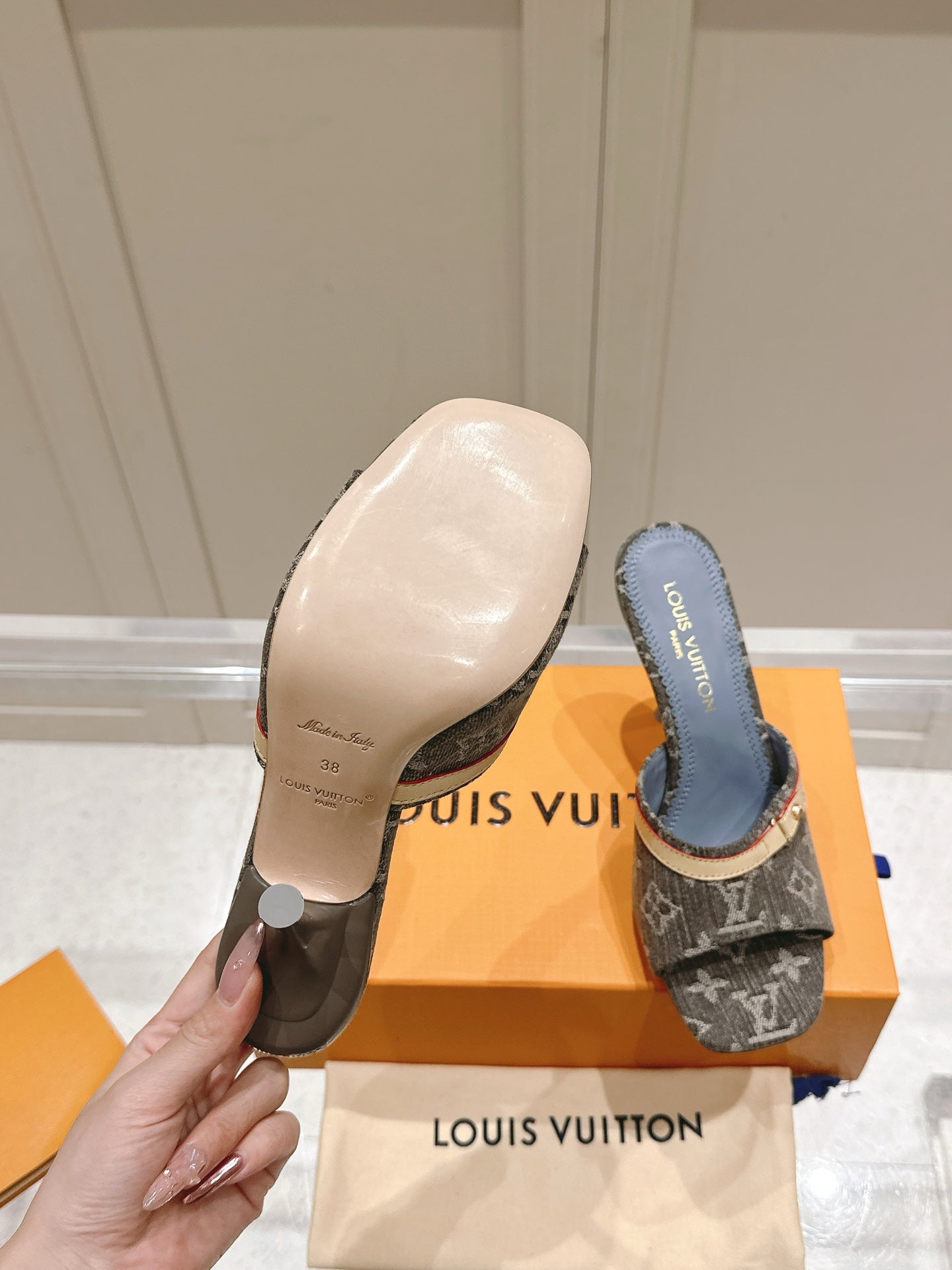 LuxluxHouse Best Quality Women Shoes Louis Vuitton