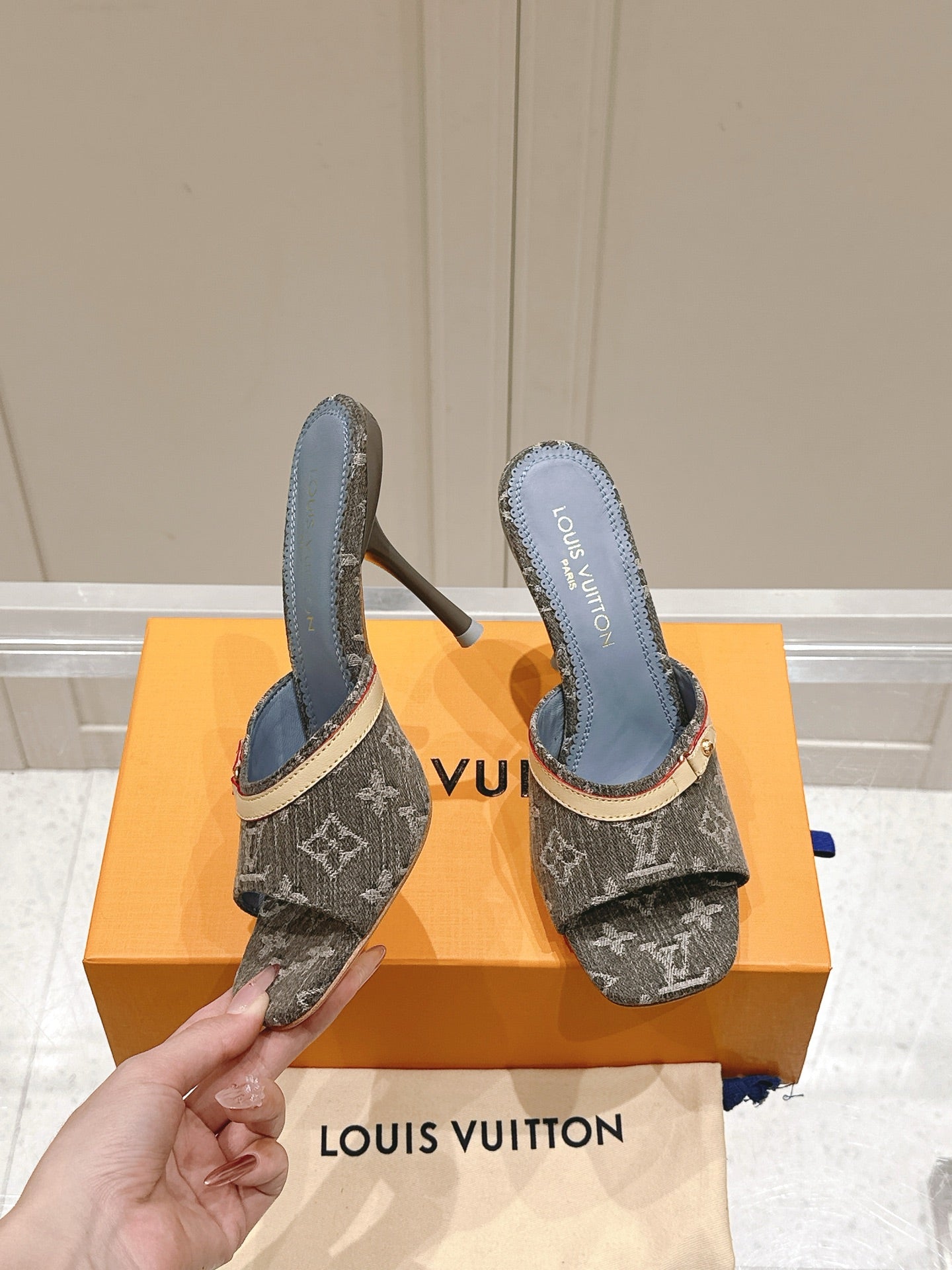 LuxluxHouse Best Quality Women Shoes Louis Vuitton