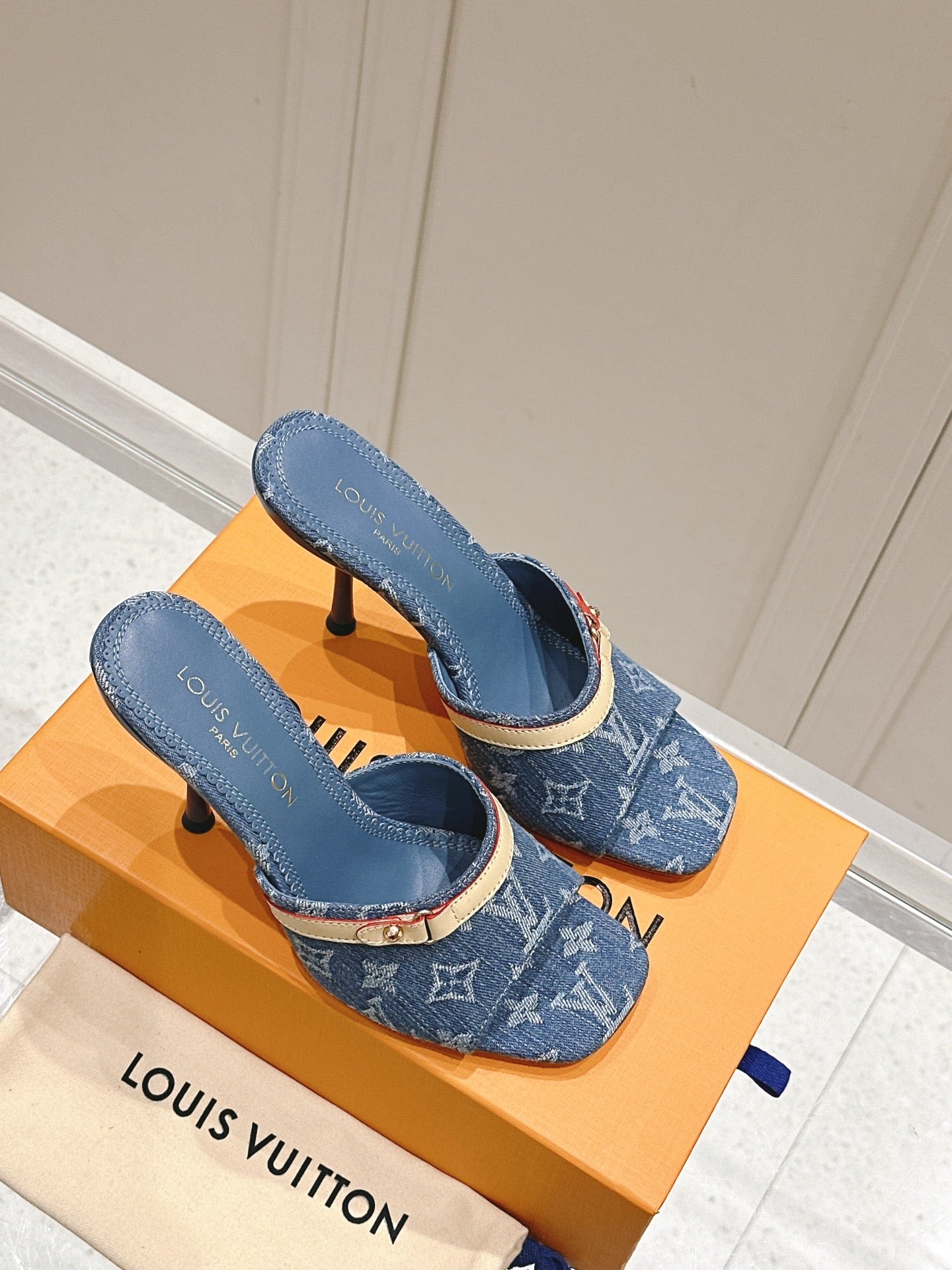 LuxluxHouse Best Quality Women Shoes Louis Vuitton