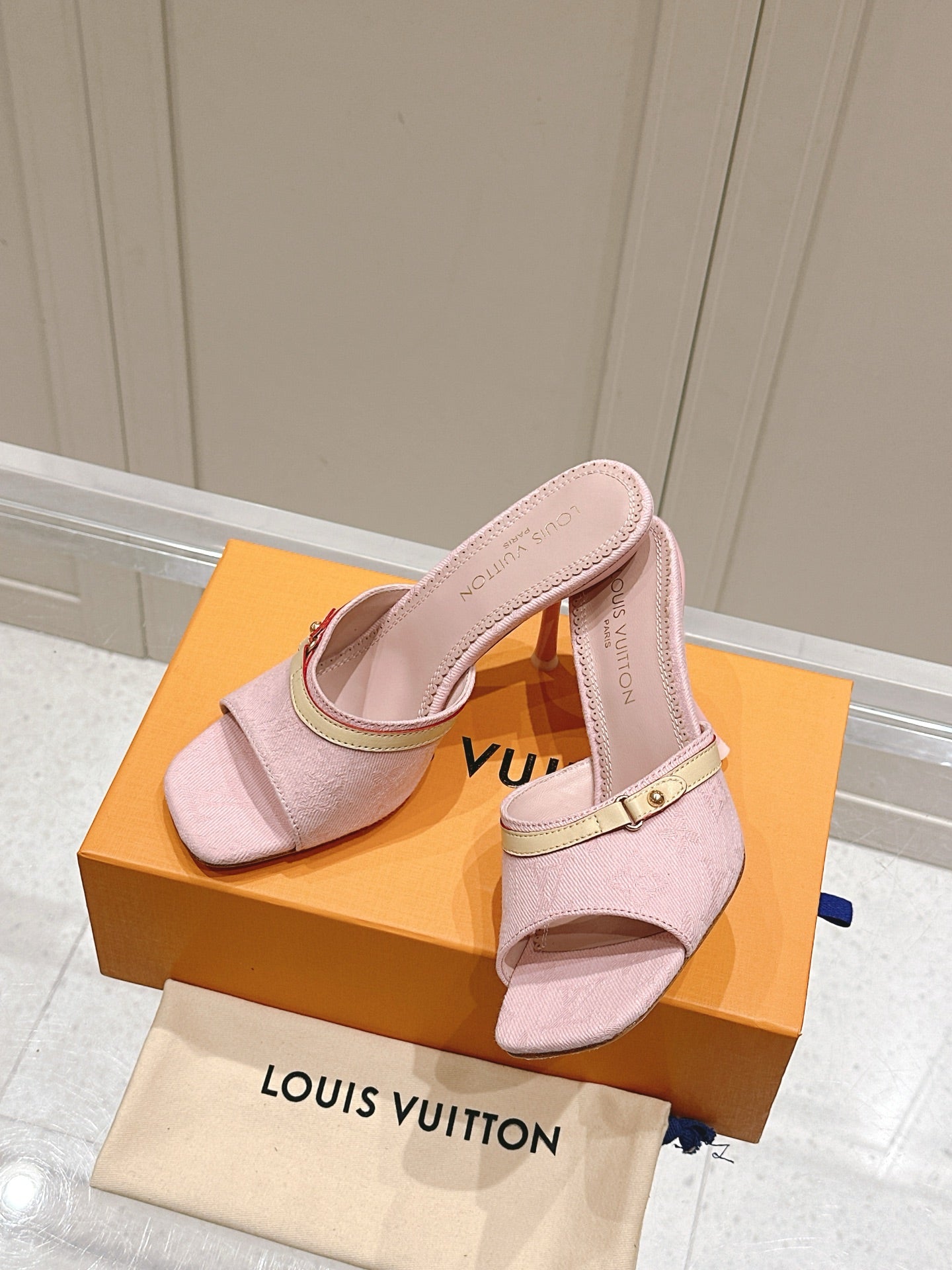 LuxluxHouse Best Quality Women Shoes Louis Vuitton