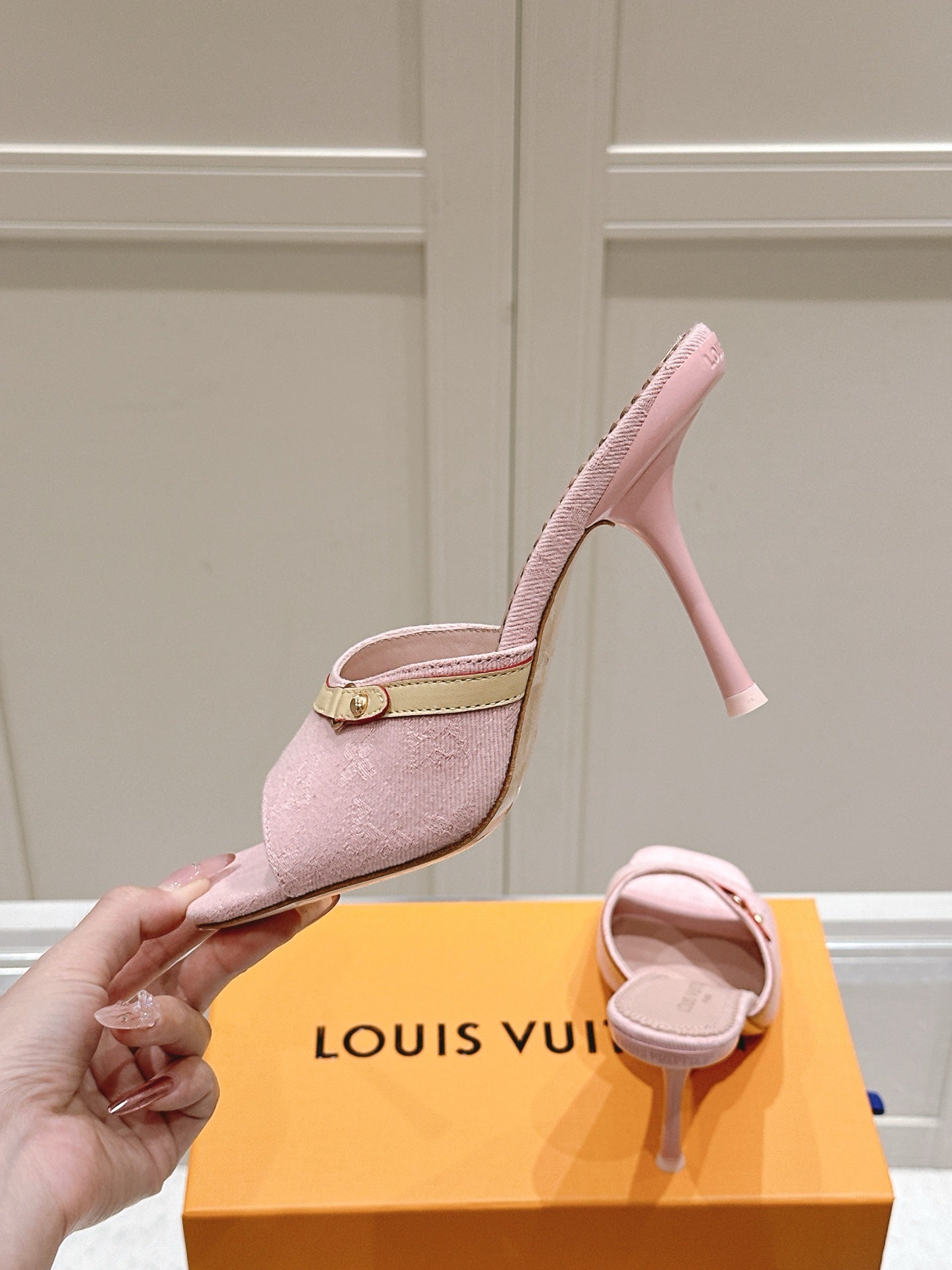LuxluxHouse Best Quality Women Shoes Louis Vuitton
