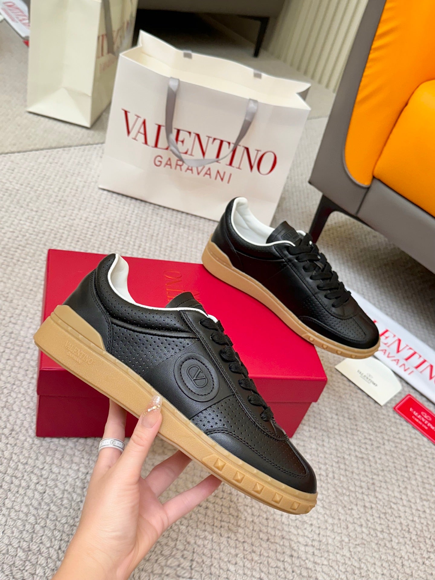 LuxluxHouse Best Quality Shoes Valentino