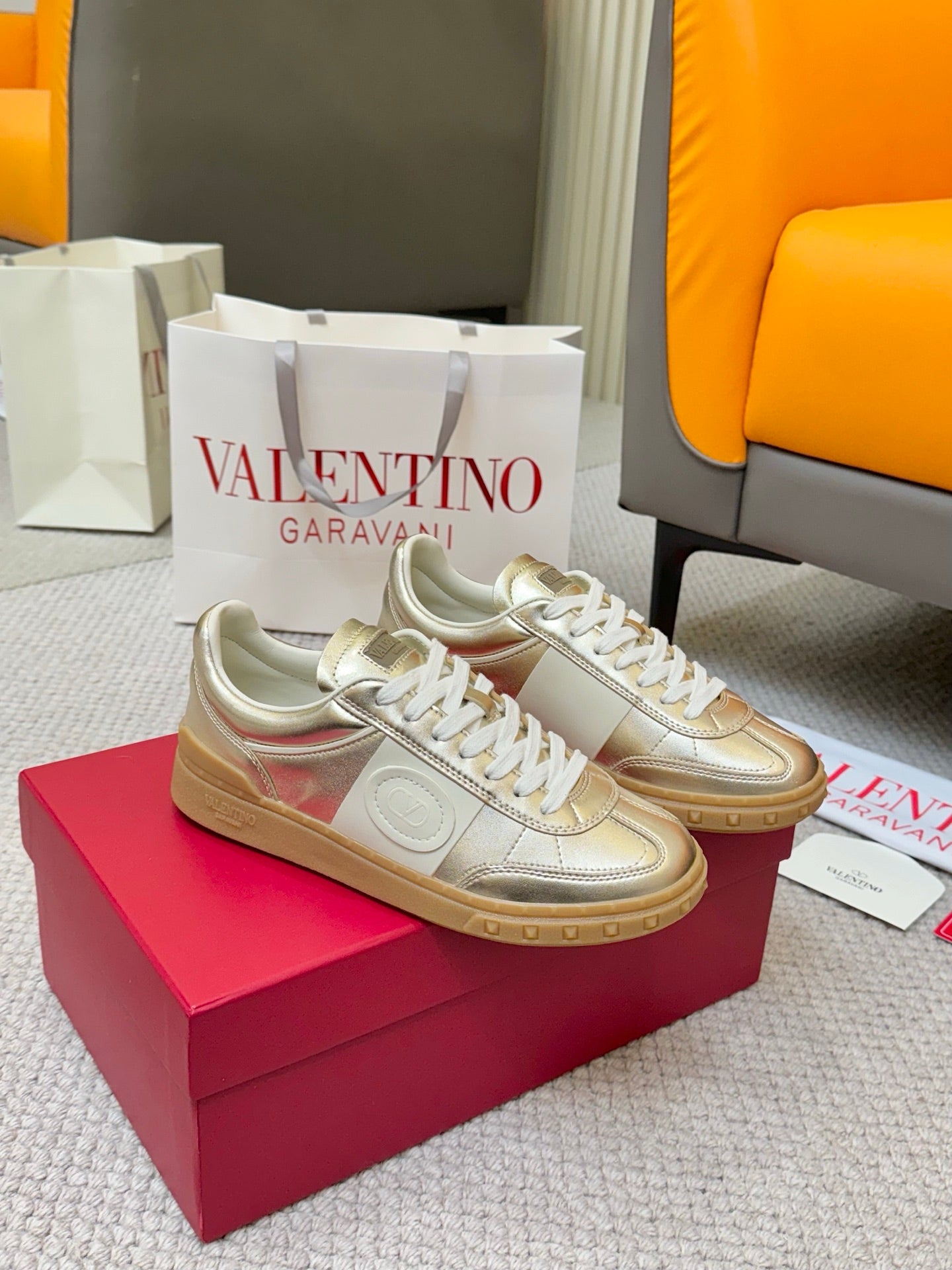 LuxluxHouse Best Quality Shoes Valentino