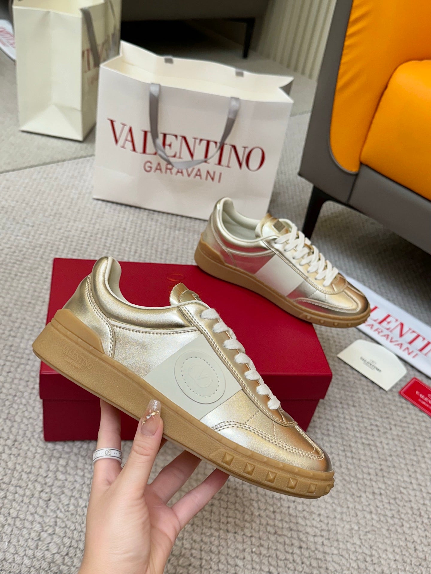 LuxluxHouse Best Quality Shoes Valentino