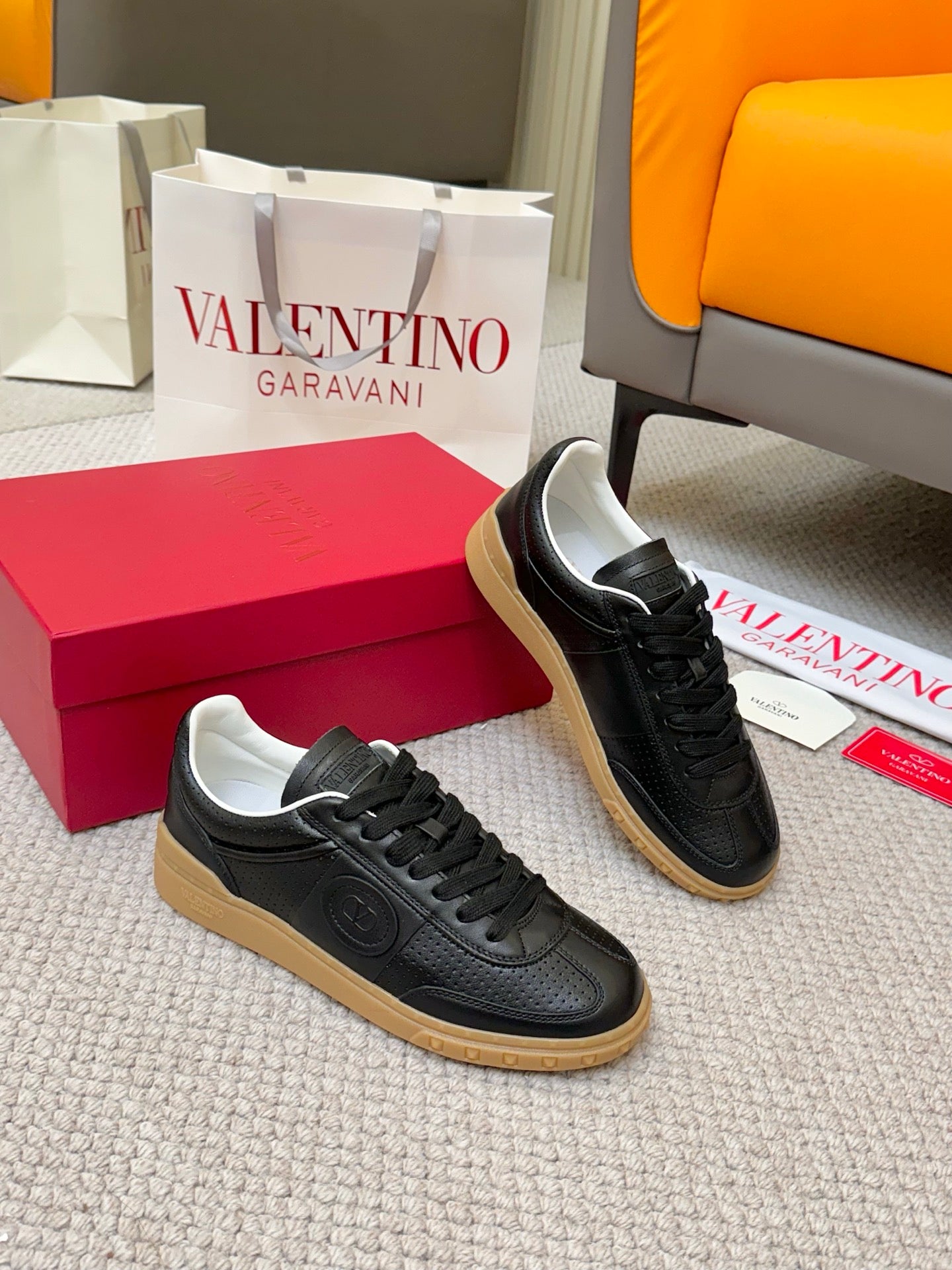 LuxluxHouse Best Quality Shoes Valentino