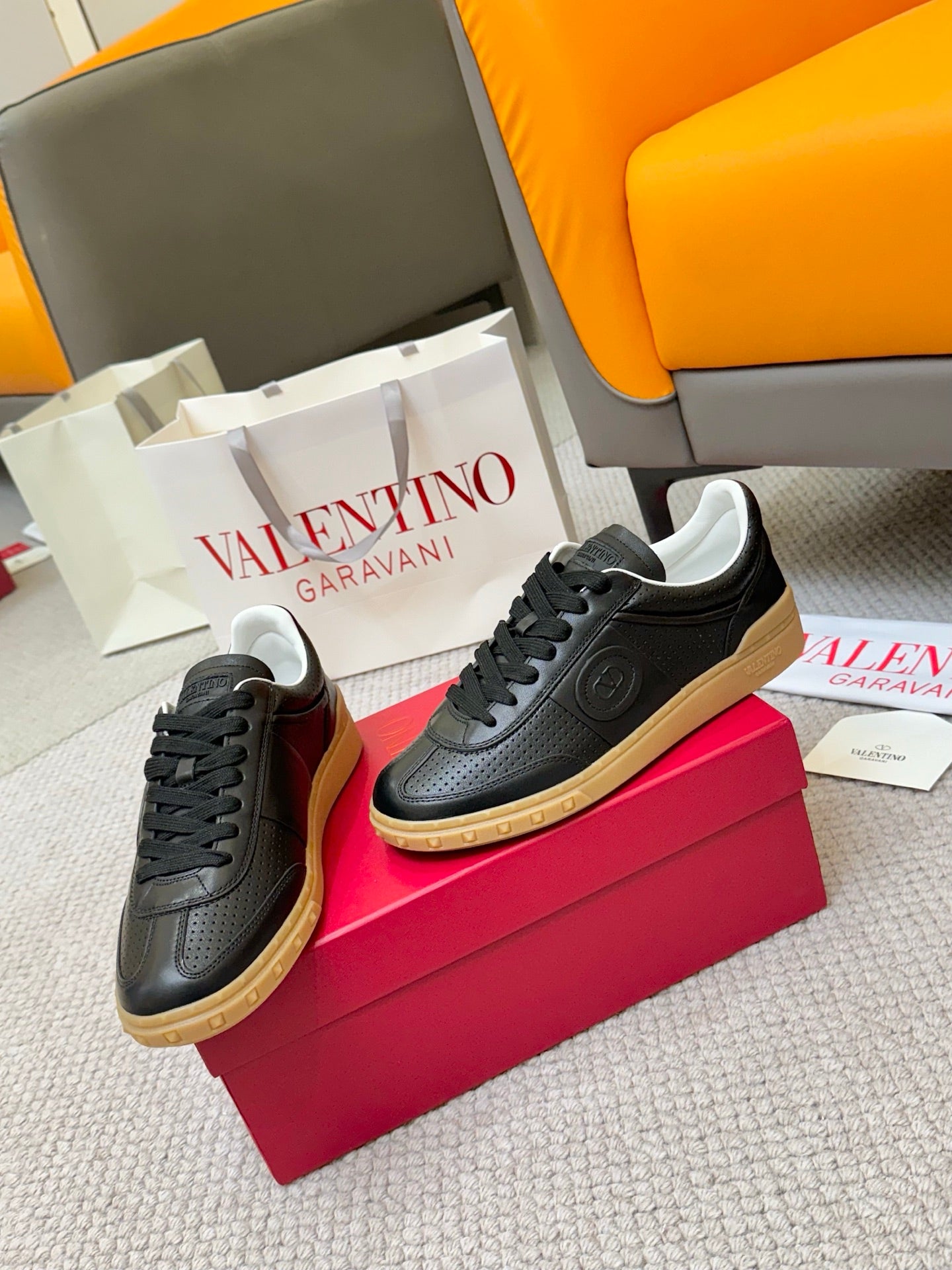 LuxluxHouse Best Quality Shoes Valentino