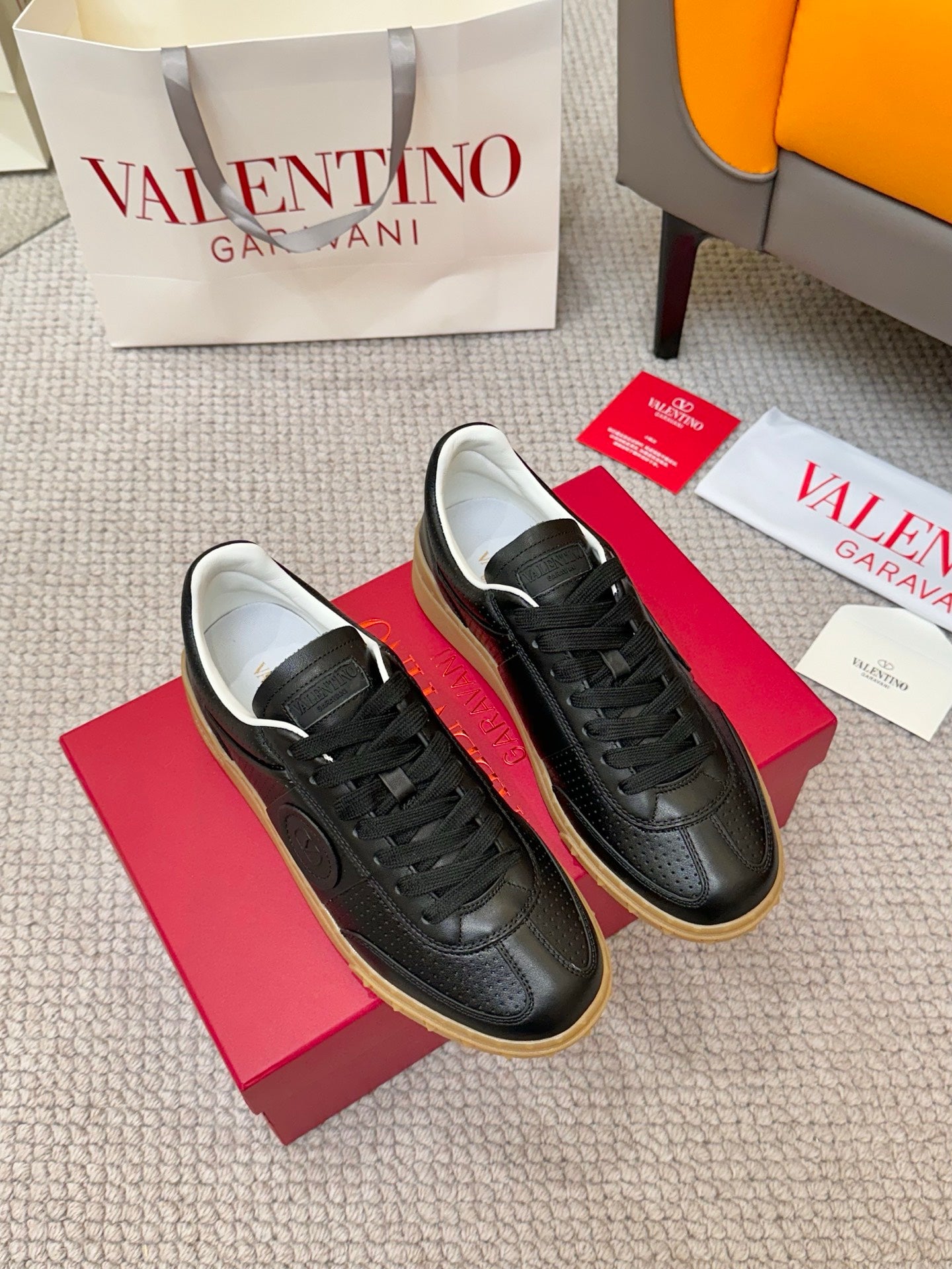LuxluxHouse Best Quality Shoes Valentino