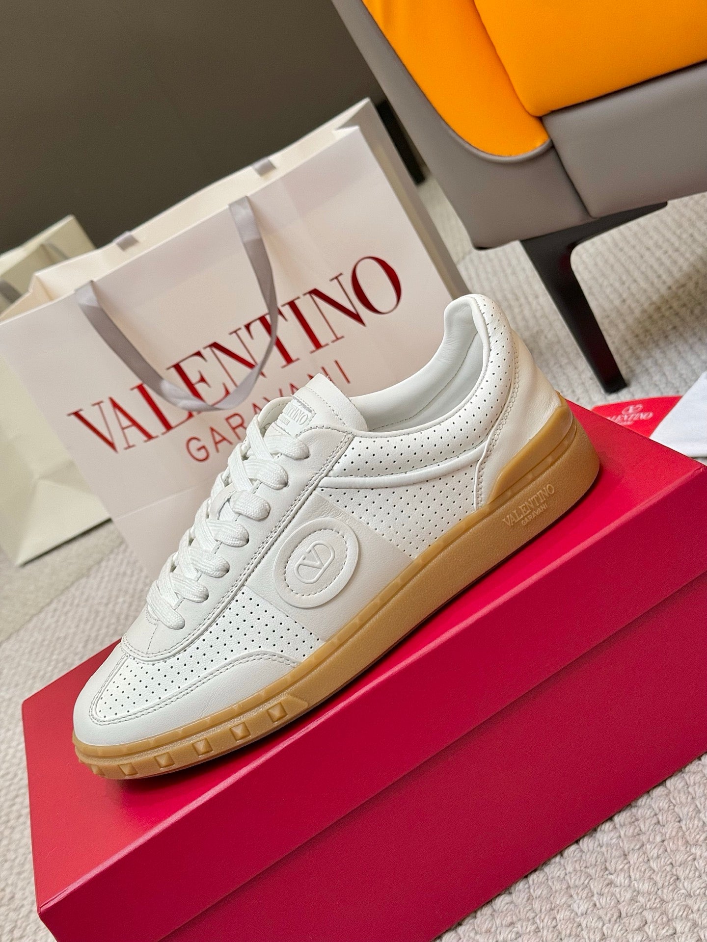 LuxluxHouse Best Quality Shoes Valentino