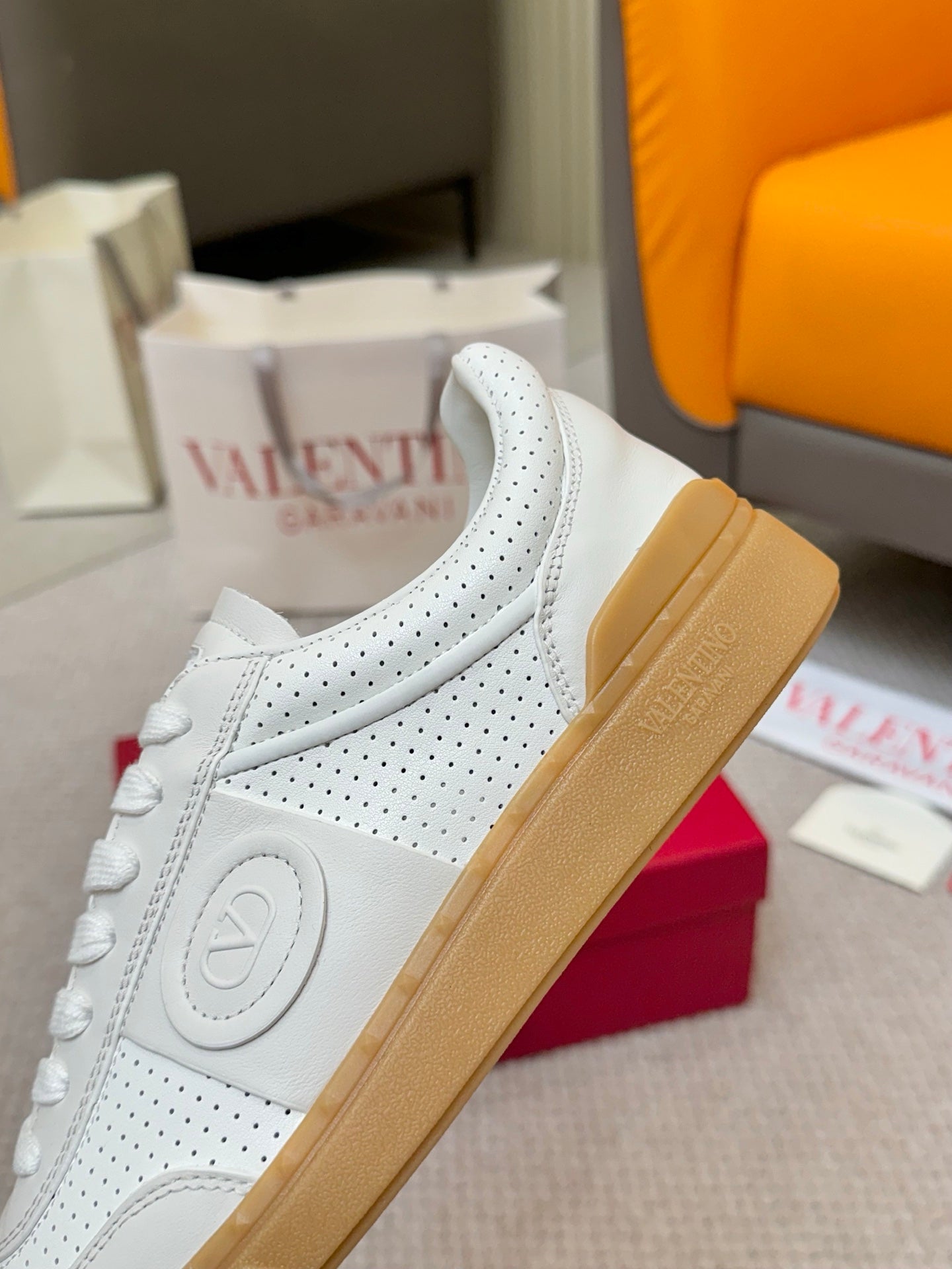 LuxluxHouse Best Quality Shoes Valentino
