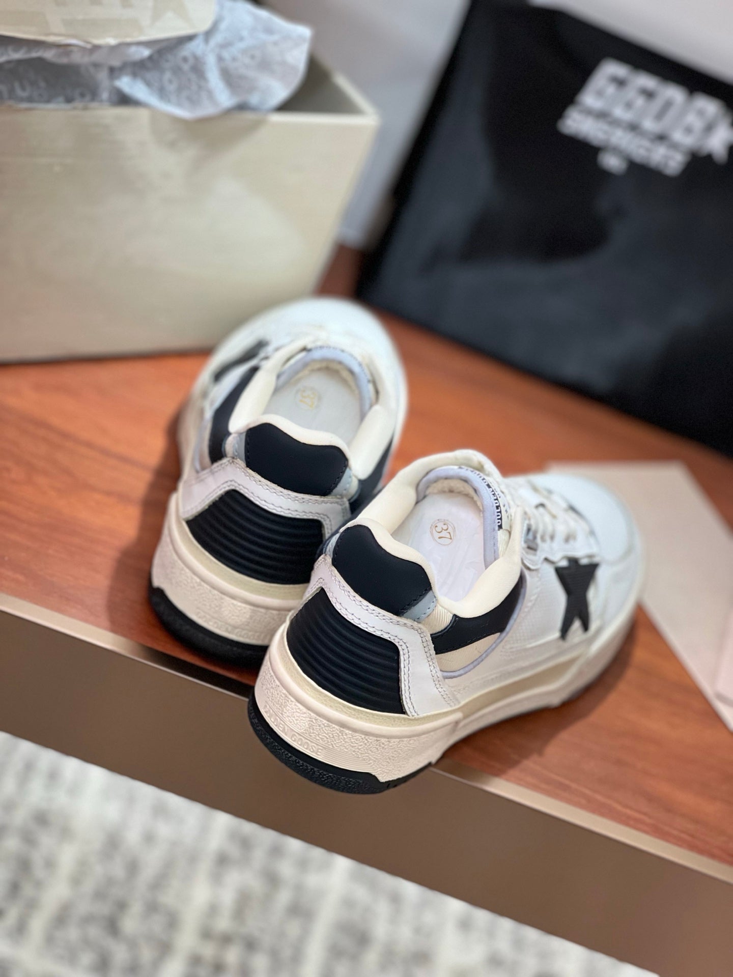 LuxluxHouse Best Quality Shoes Golden Goose