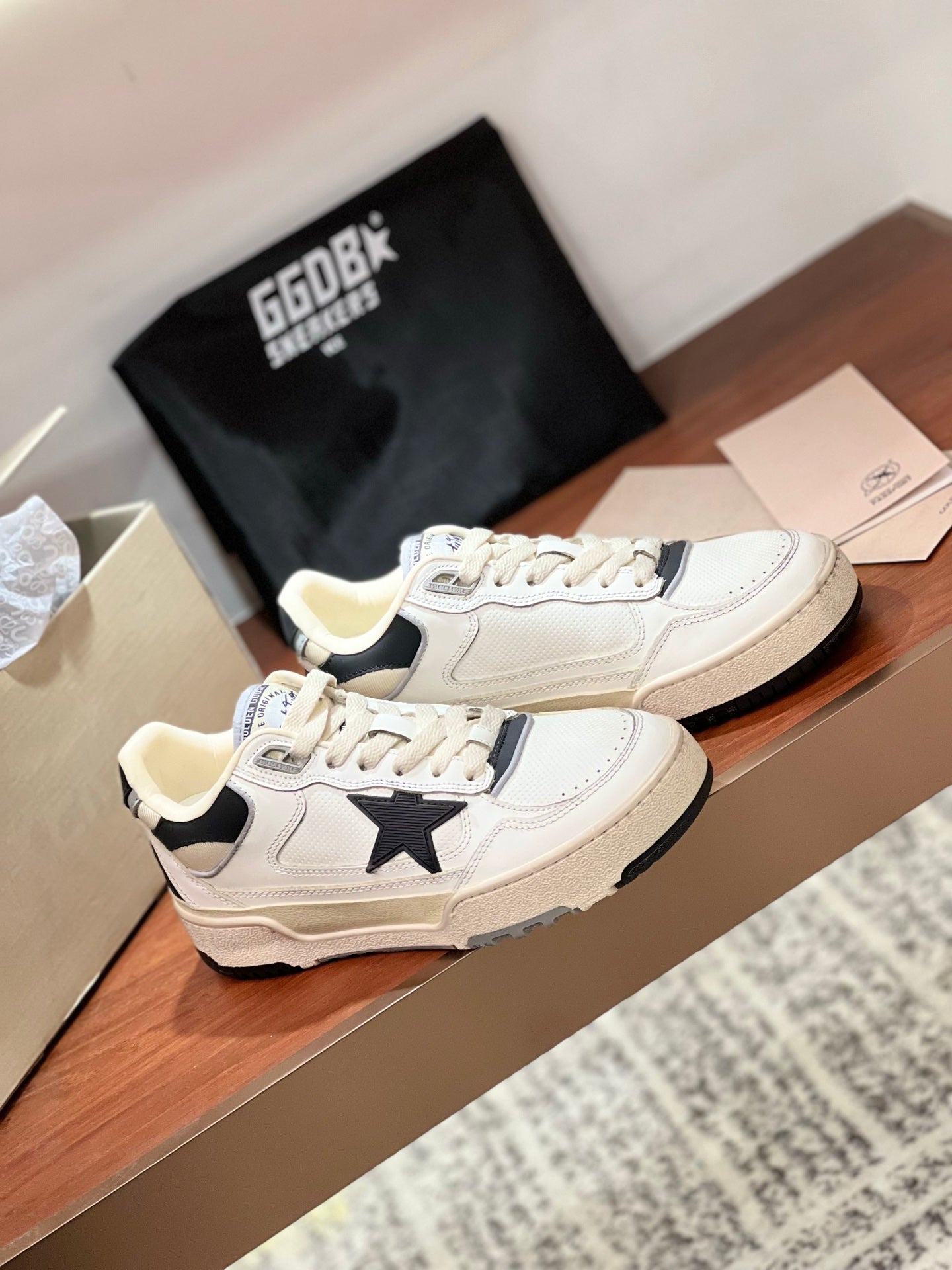 LuxluxHouse Best Quality Shoes Golden Goose