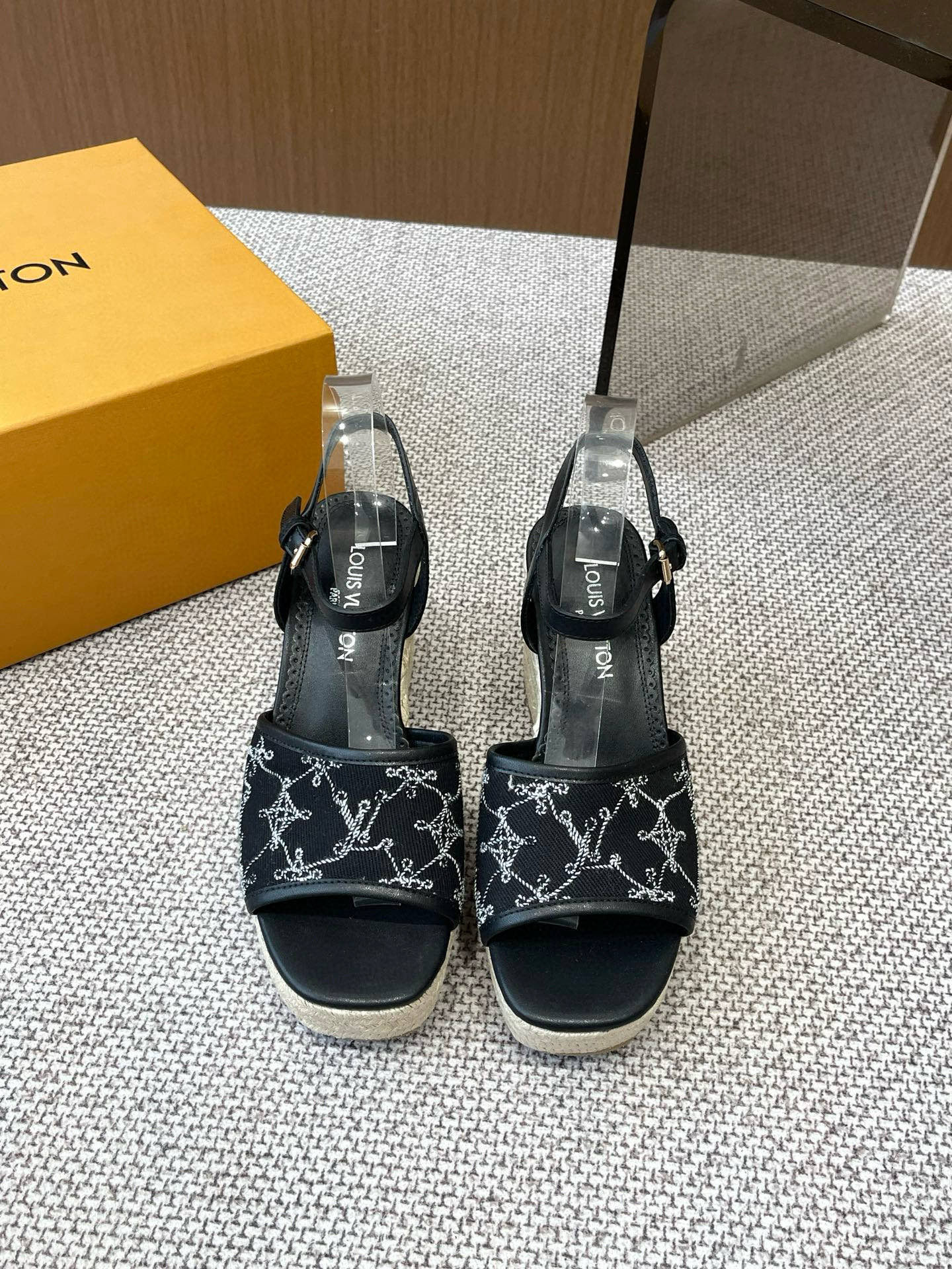 LuxluxHouse Best Quality Women Shoes Louis Vuitton