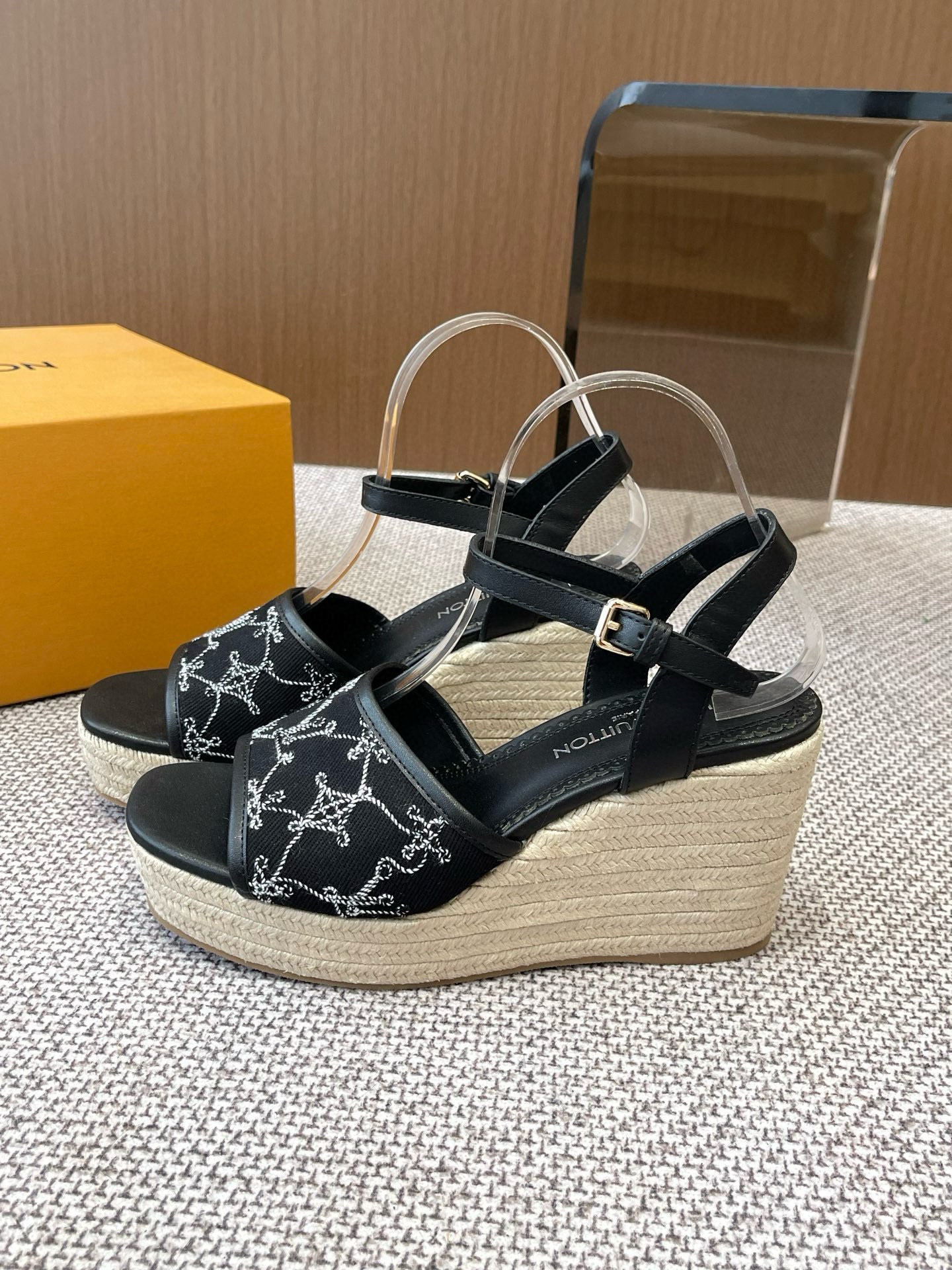 LuxluxHouse Best Quality Women Shoes Louis Vuitton