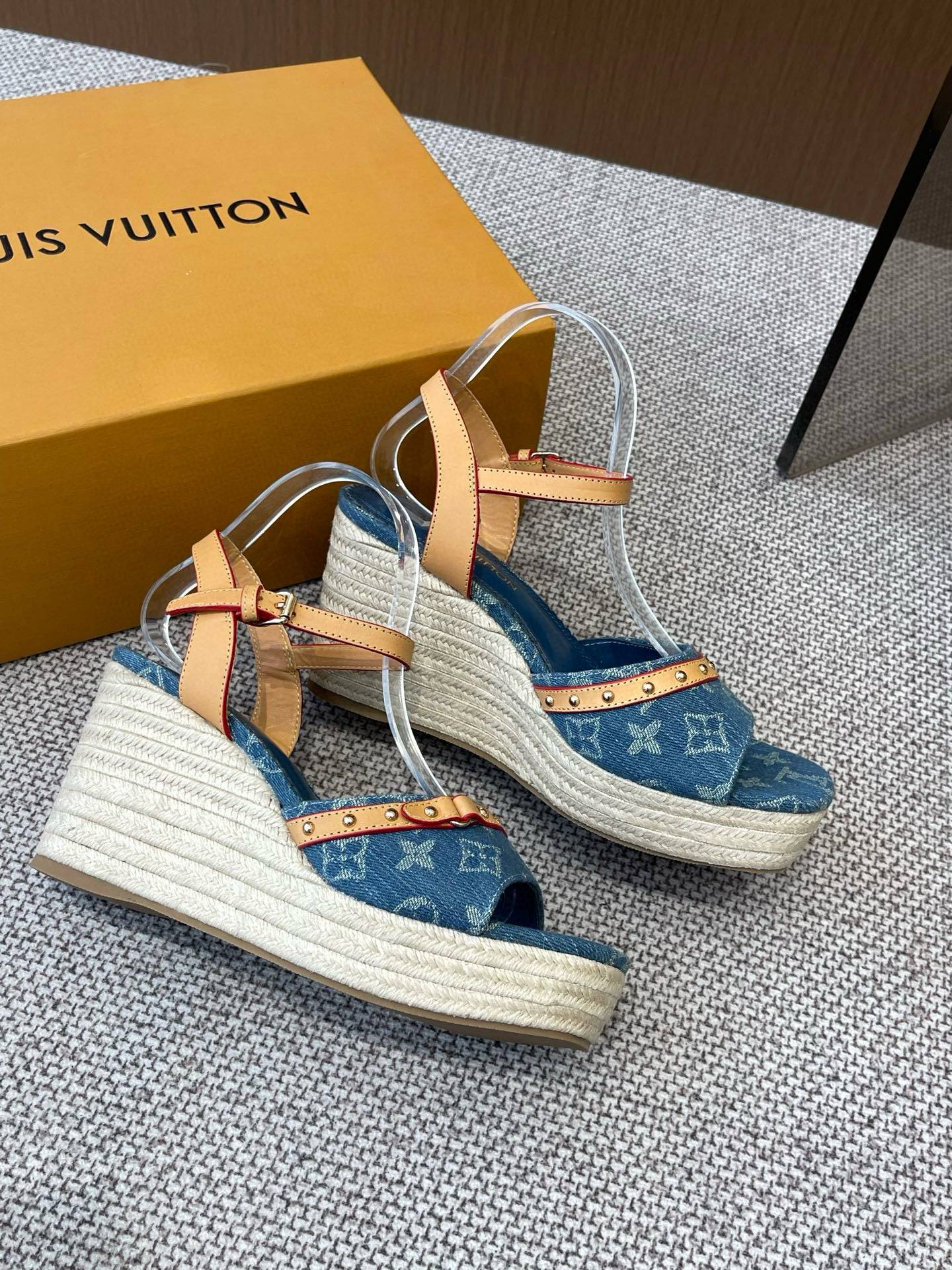 LuxluxHouse Best Quality Women Shoes Louis Vuitton